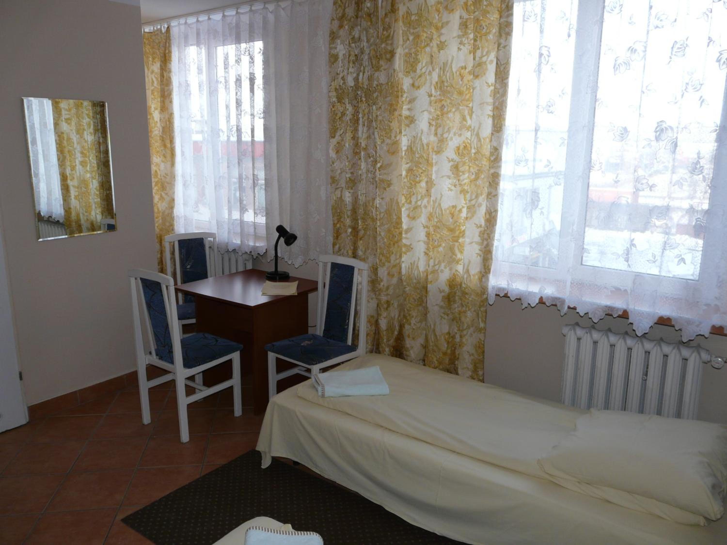 Twin Room - Photo 4