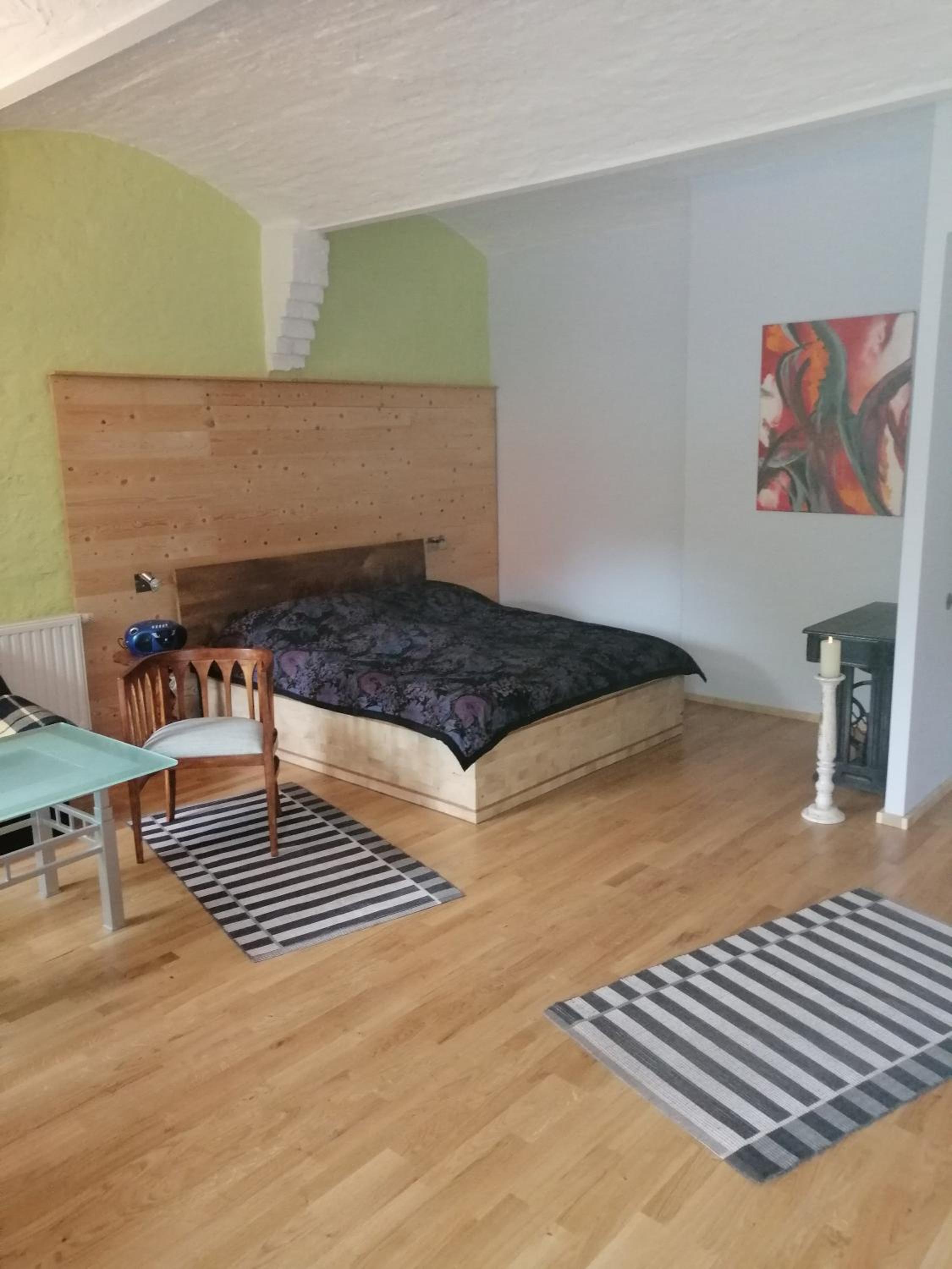 One-Bedroom Apartment - Photo 1