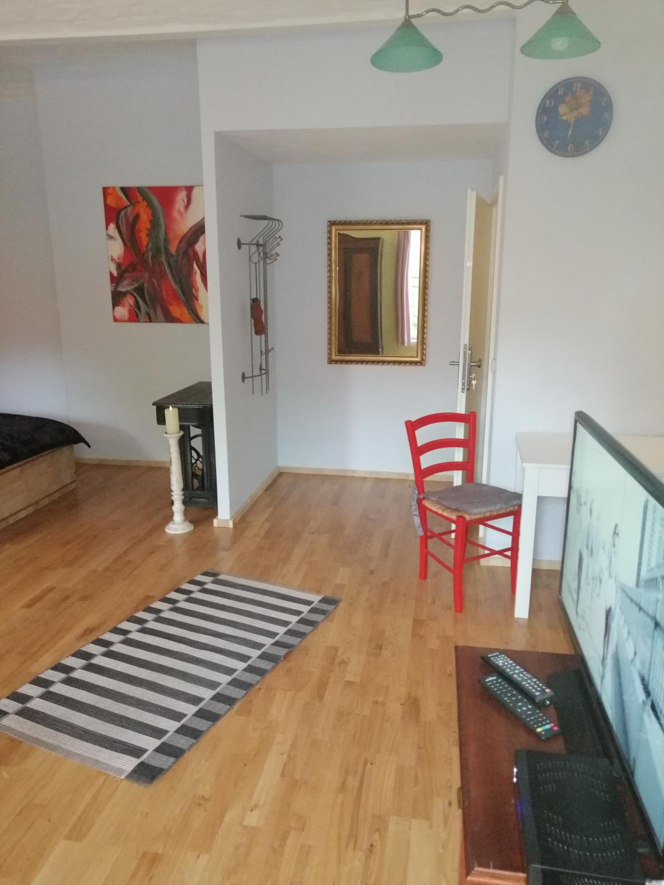 One-Bedroom Apartment - Photo 5