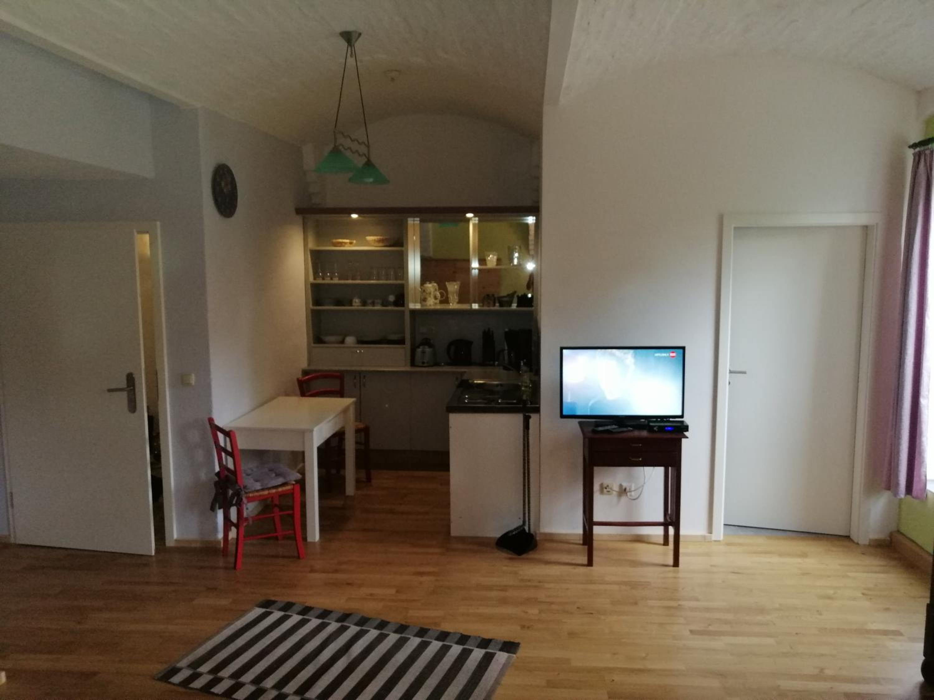 One-Bedroom Apartment - Photo 8