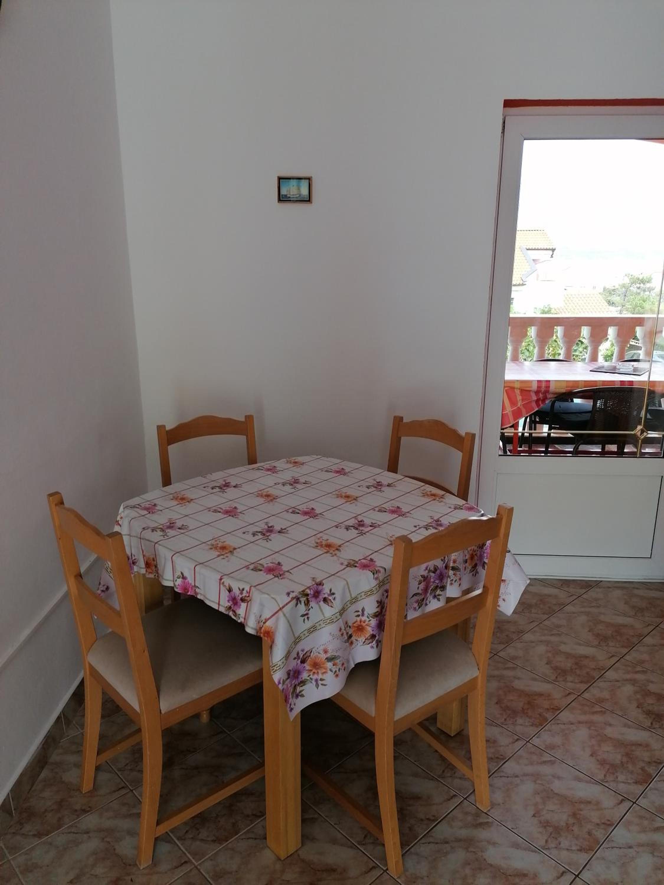 One-Bedroom Apartment - Photo 10