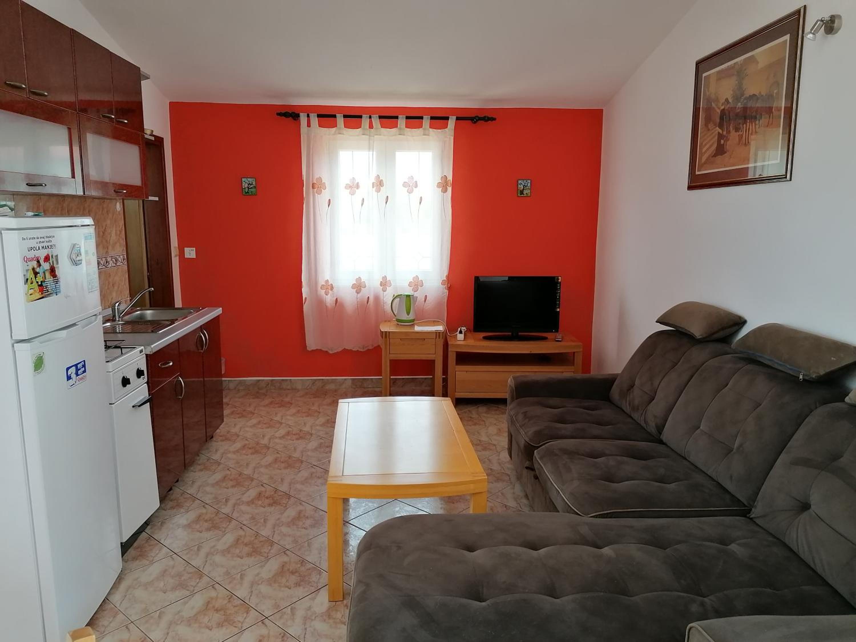 One-Bedroom Apartment - Photo 11
