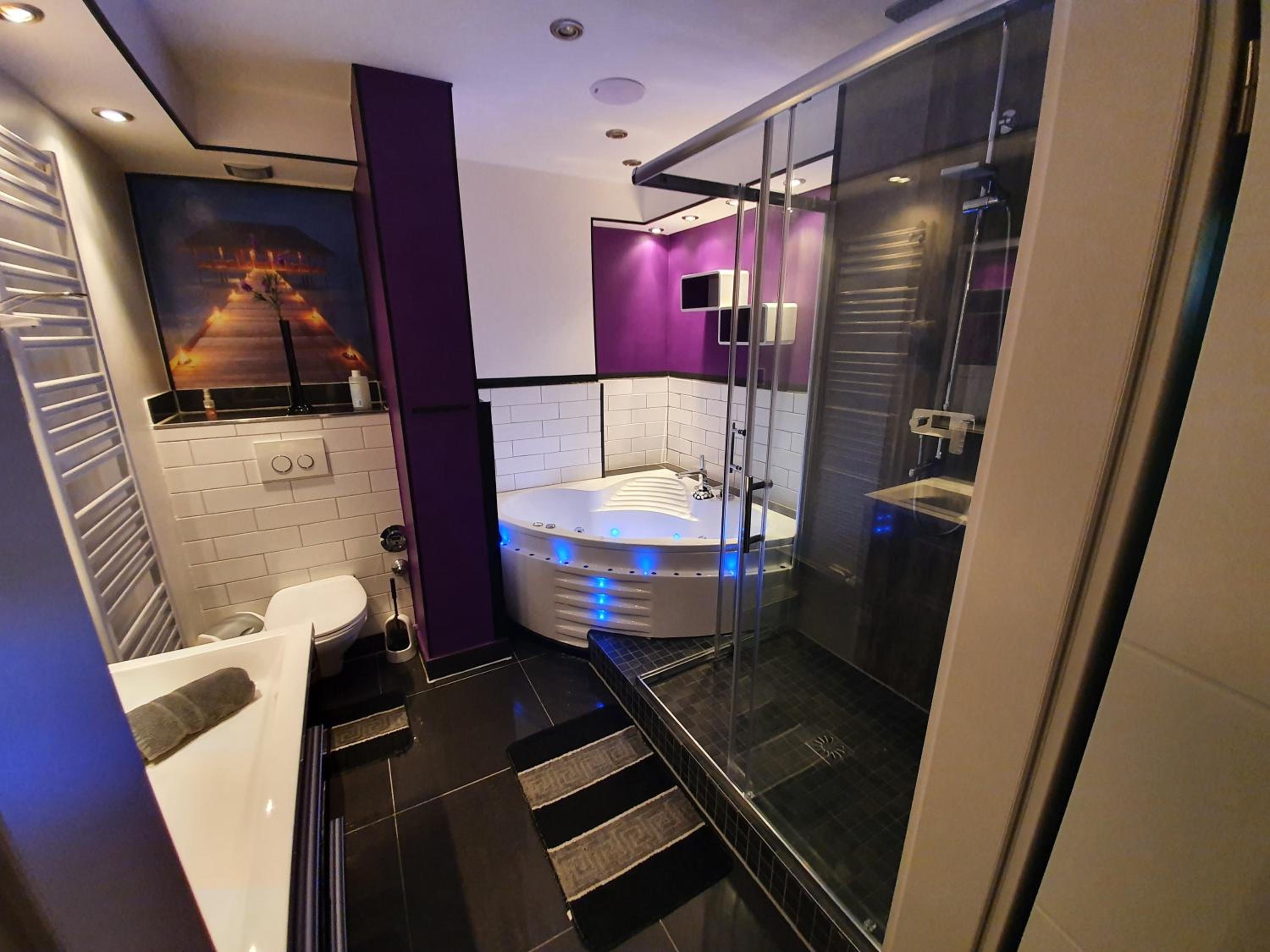 Two-Bedroom Apartment - Photo 29
