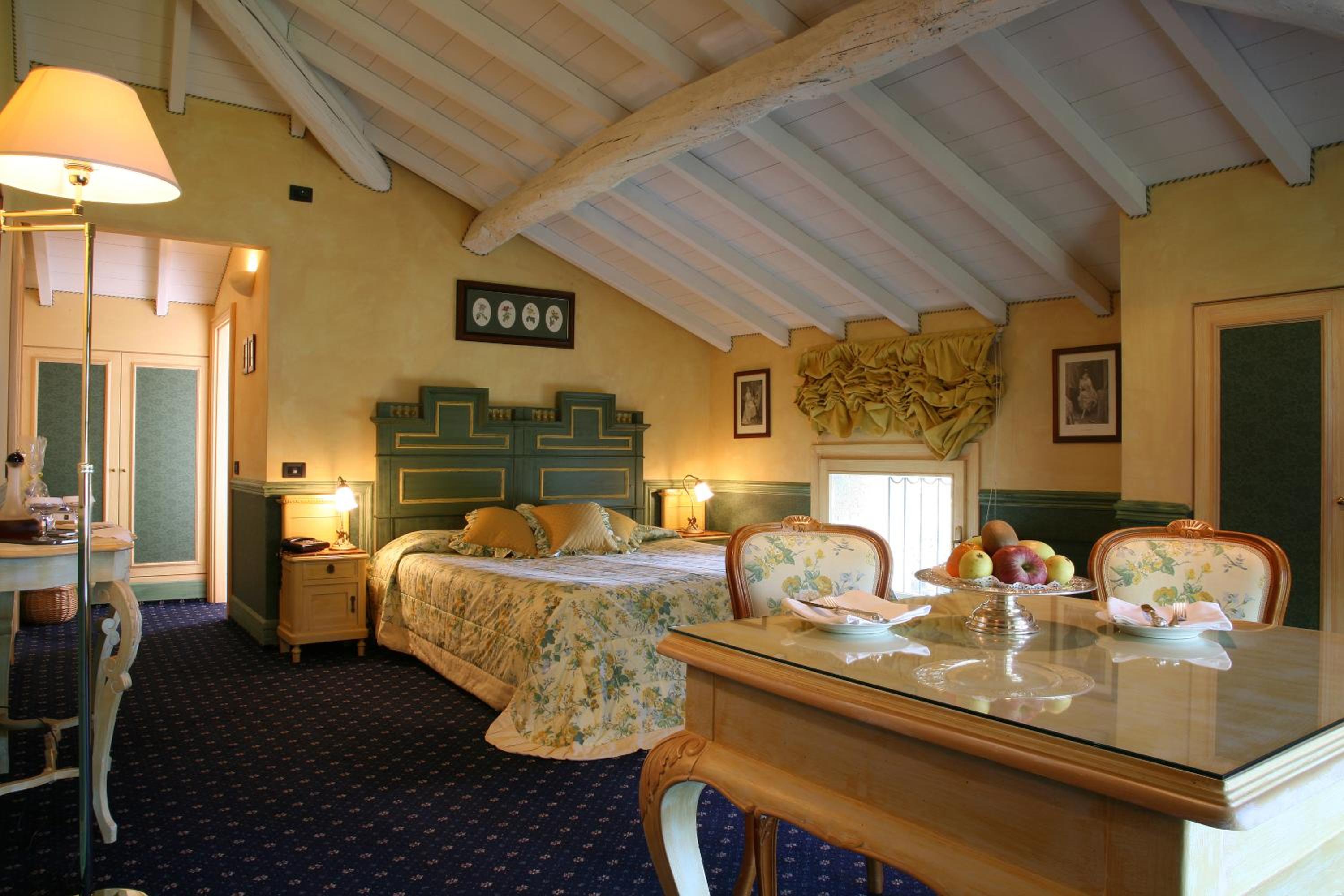 Superior Double or Twin Room with Lake View