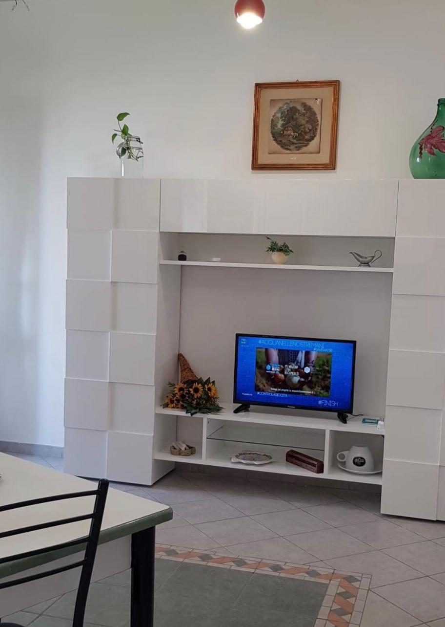 Two-Bedroom House - Photo 7