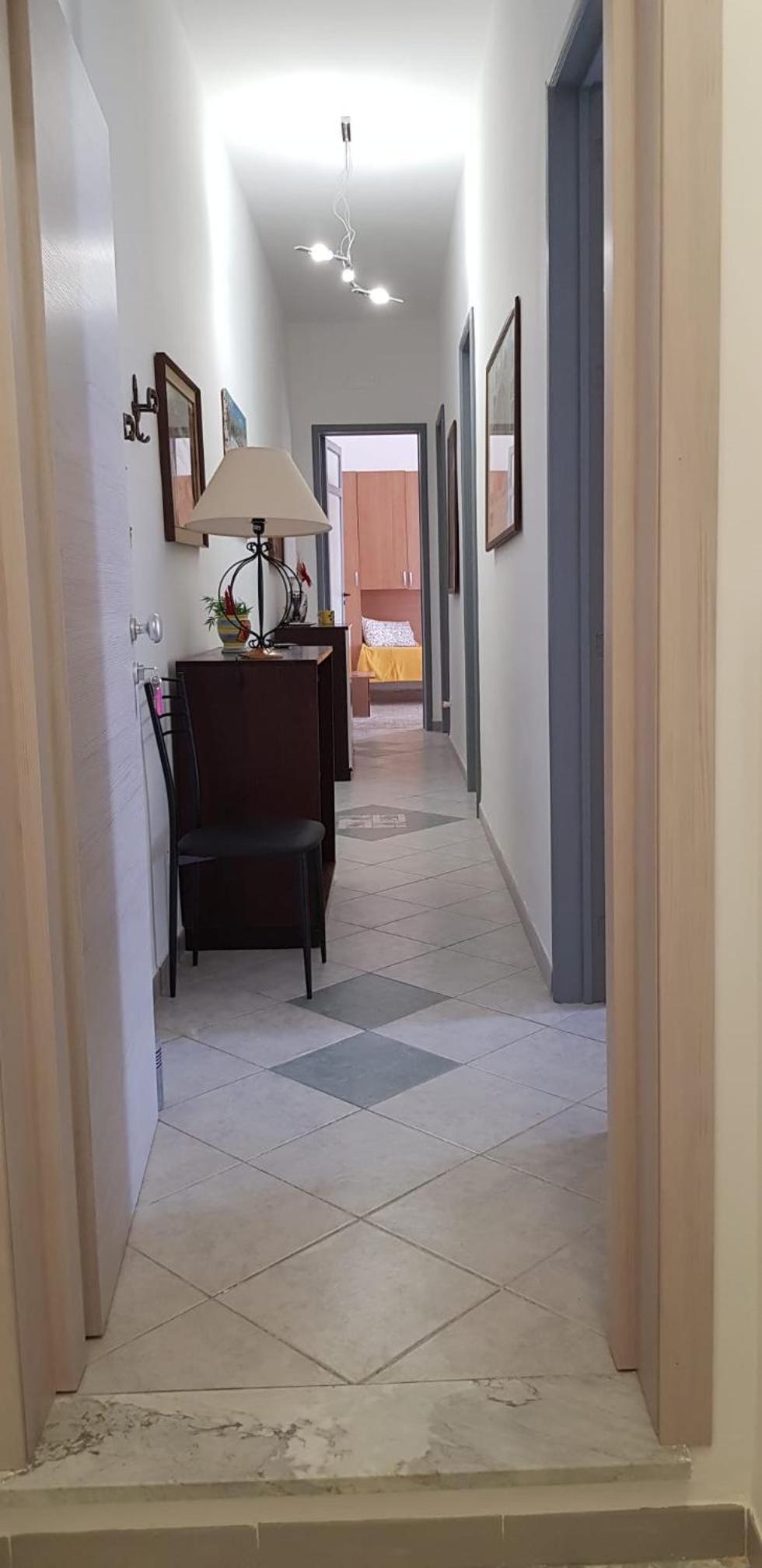 Two-Bedroom House - Photo 6