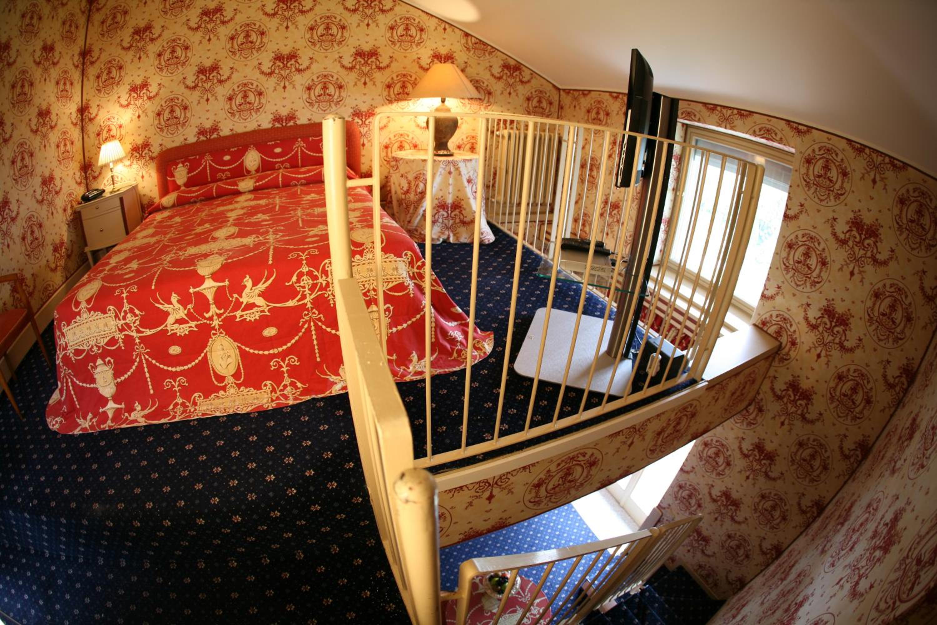 Double or Twin Room with Lake View - Split Level photo 3