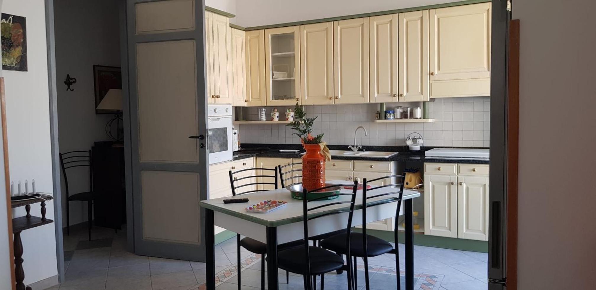Two-Bedroom House - Photo 9