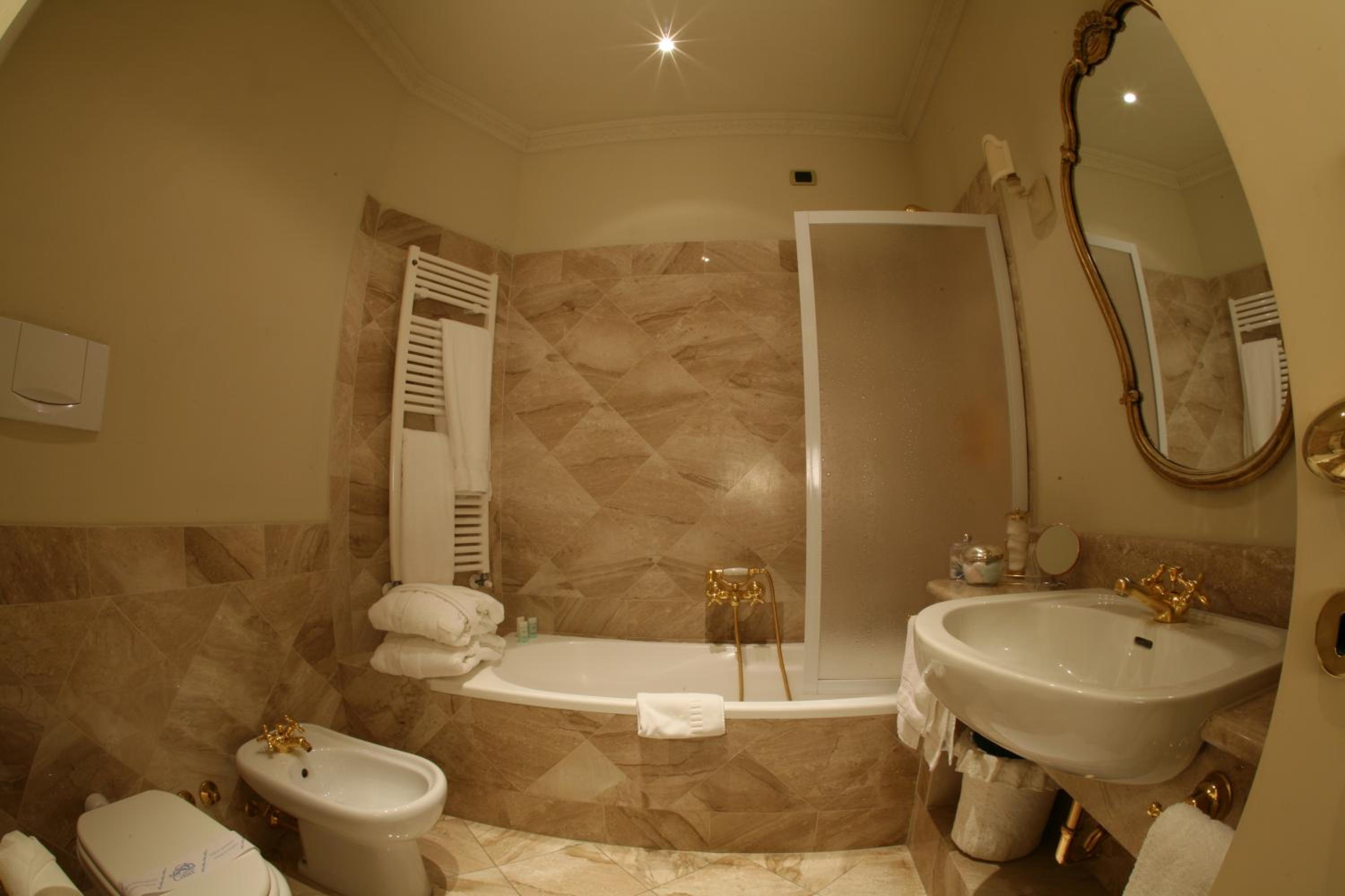 Double or Twin Room photo 2