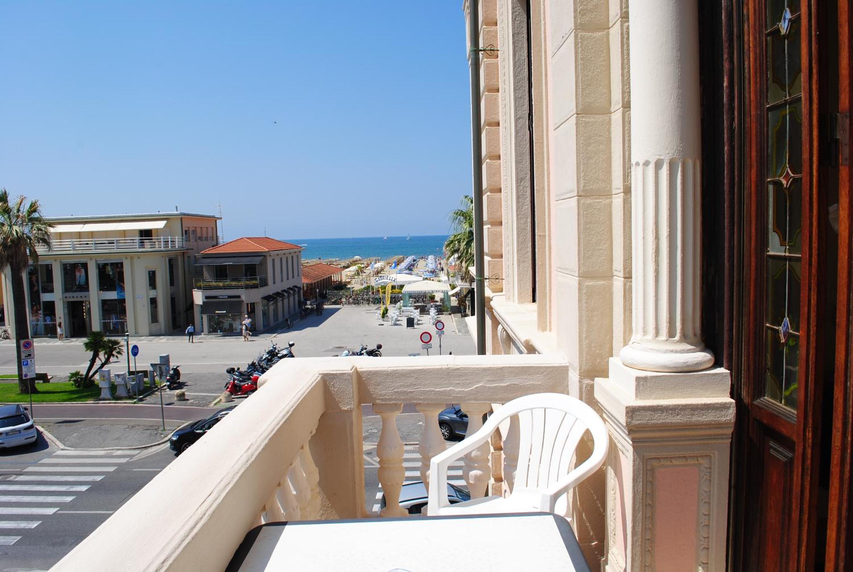 Quadruple Room with Balcony photo 2