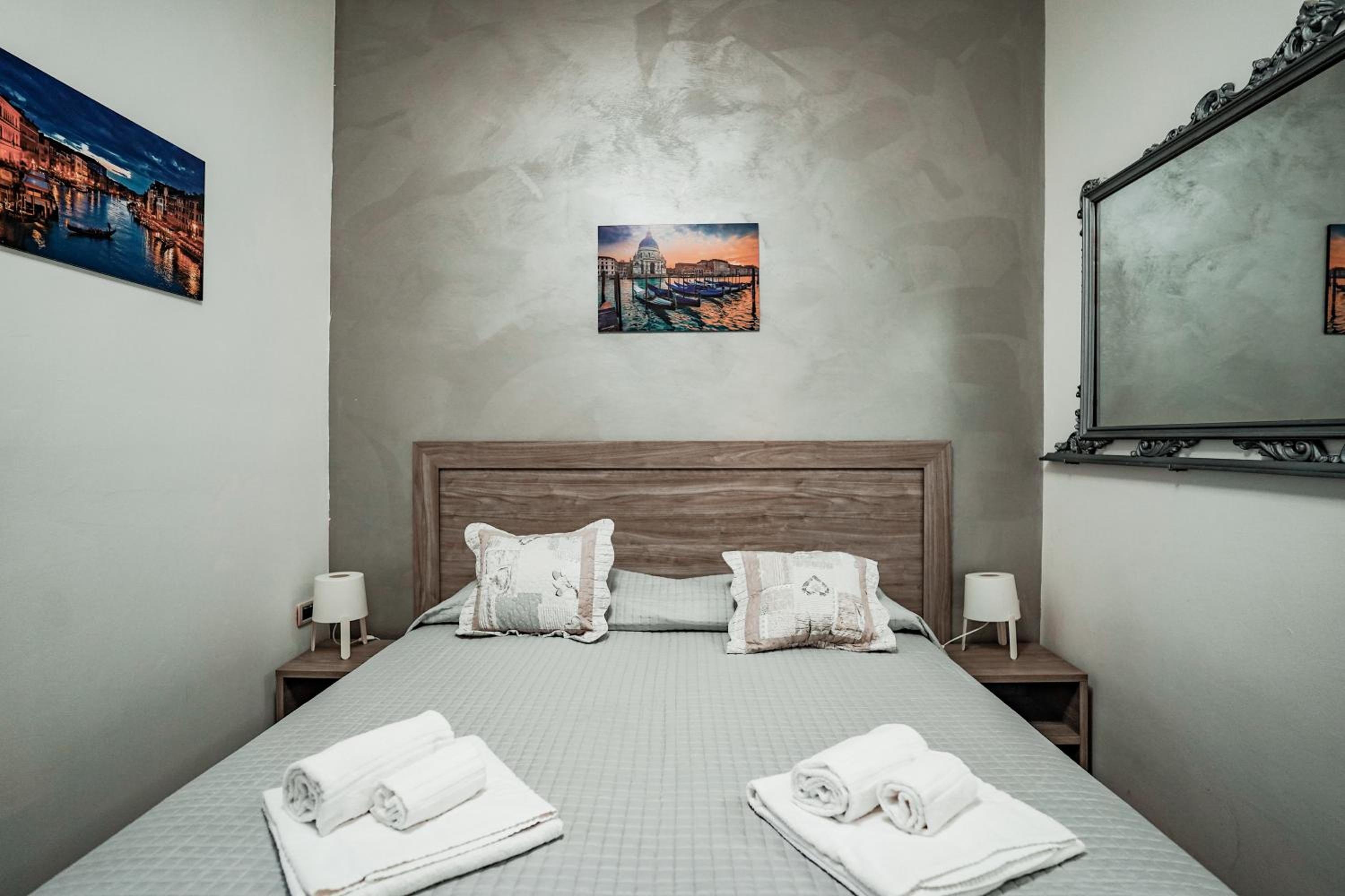 Deluxe Double or Twin Room - Photo 2