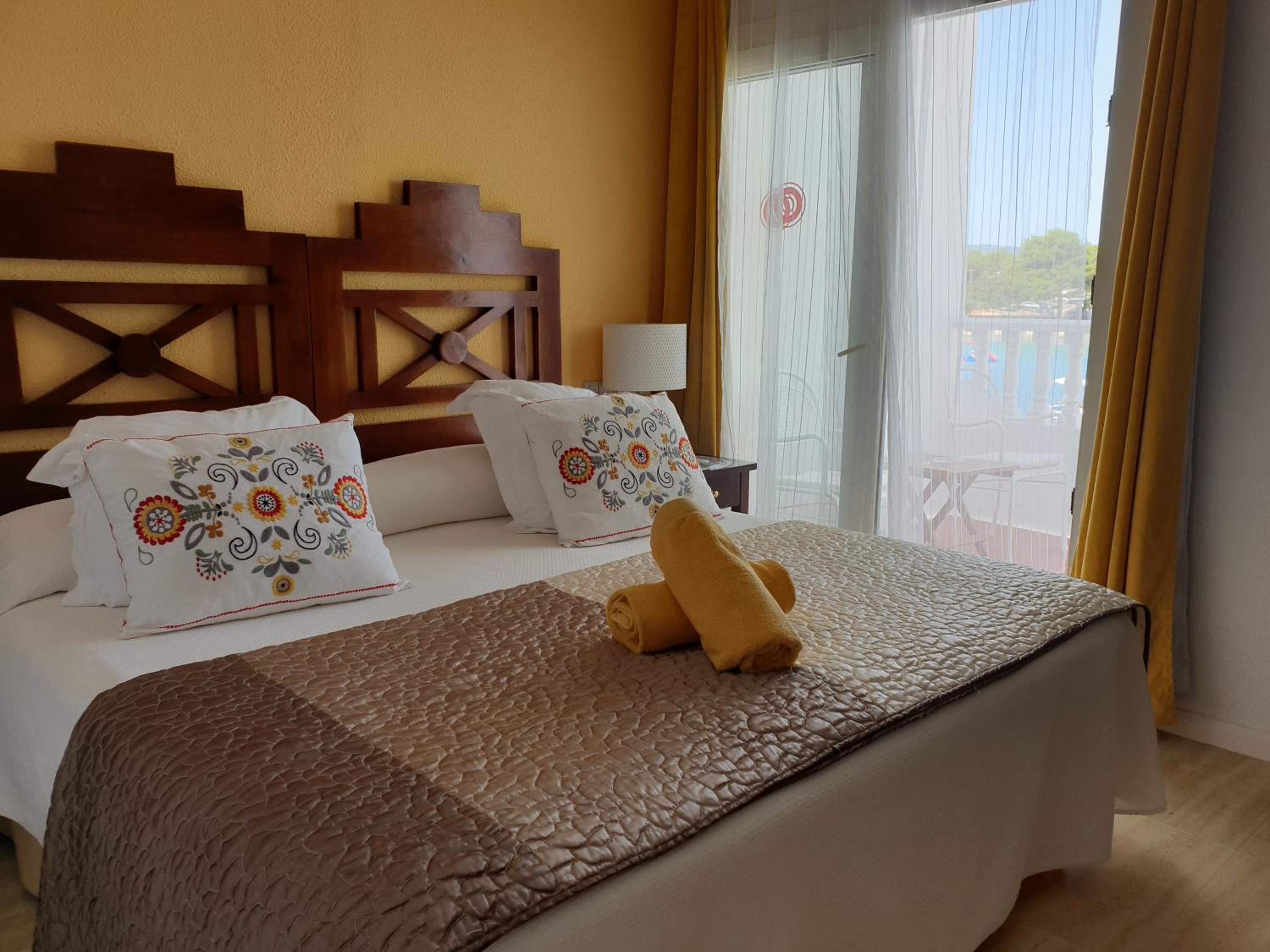 Twin Room with Terrace - Photo 20