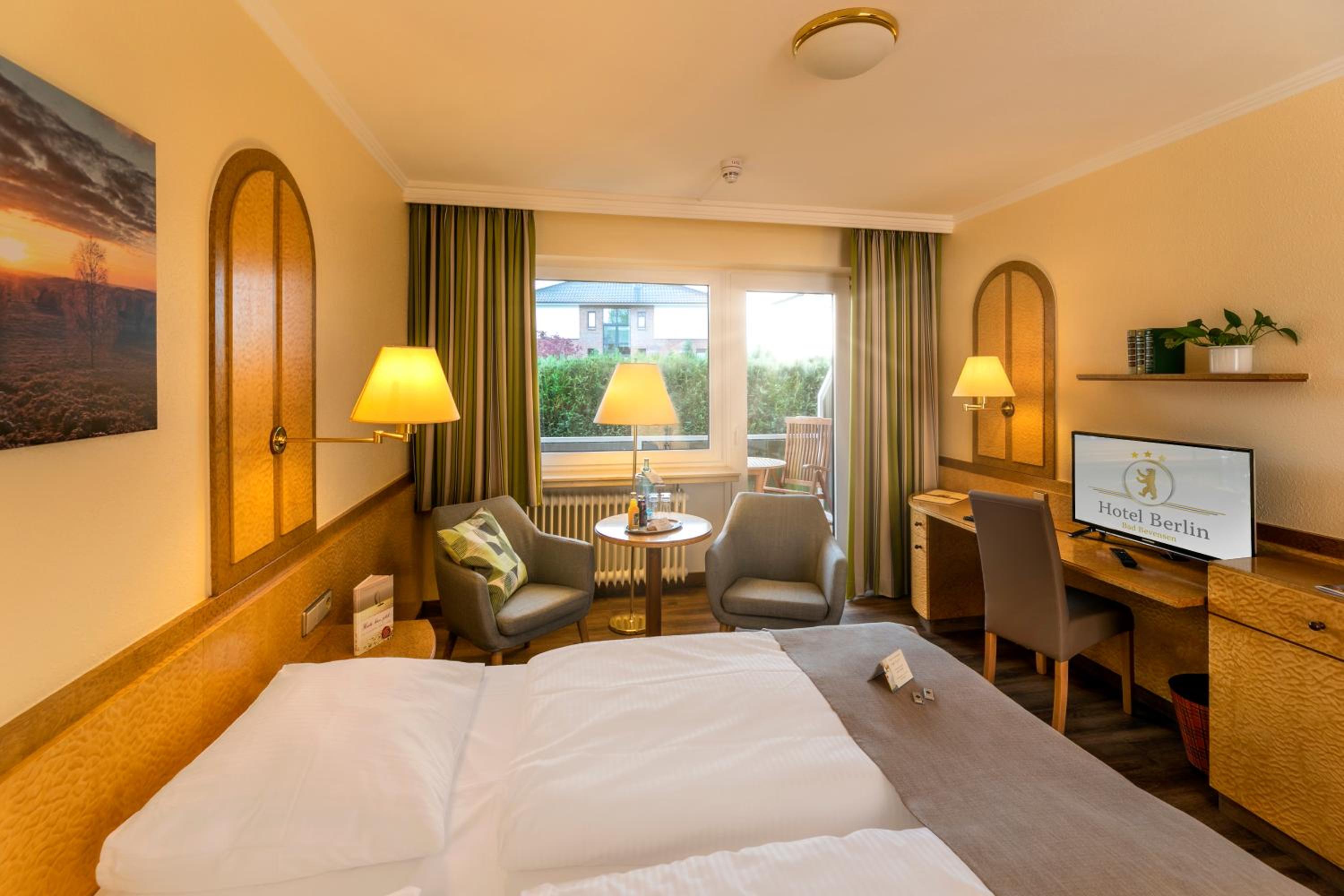 Comfort Double Room with Balcony - South photo 2