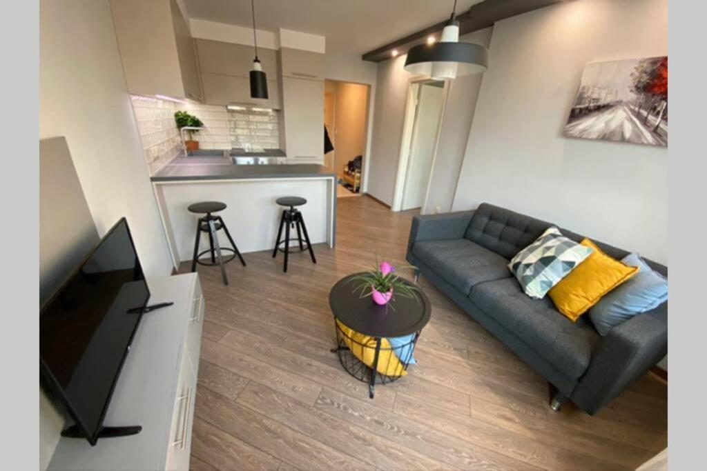 One-Bedroom Apartment photo 1