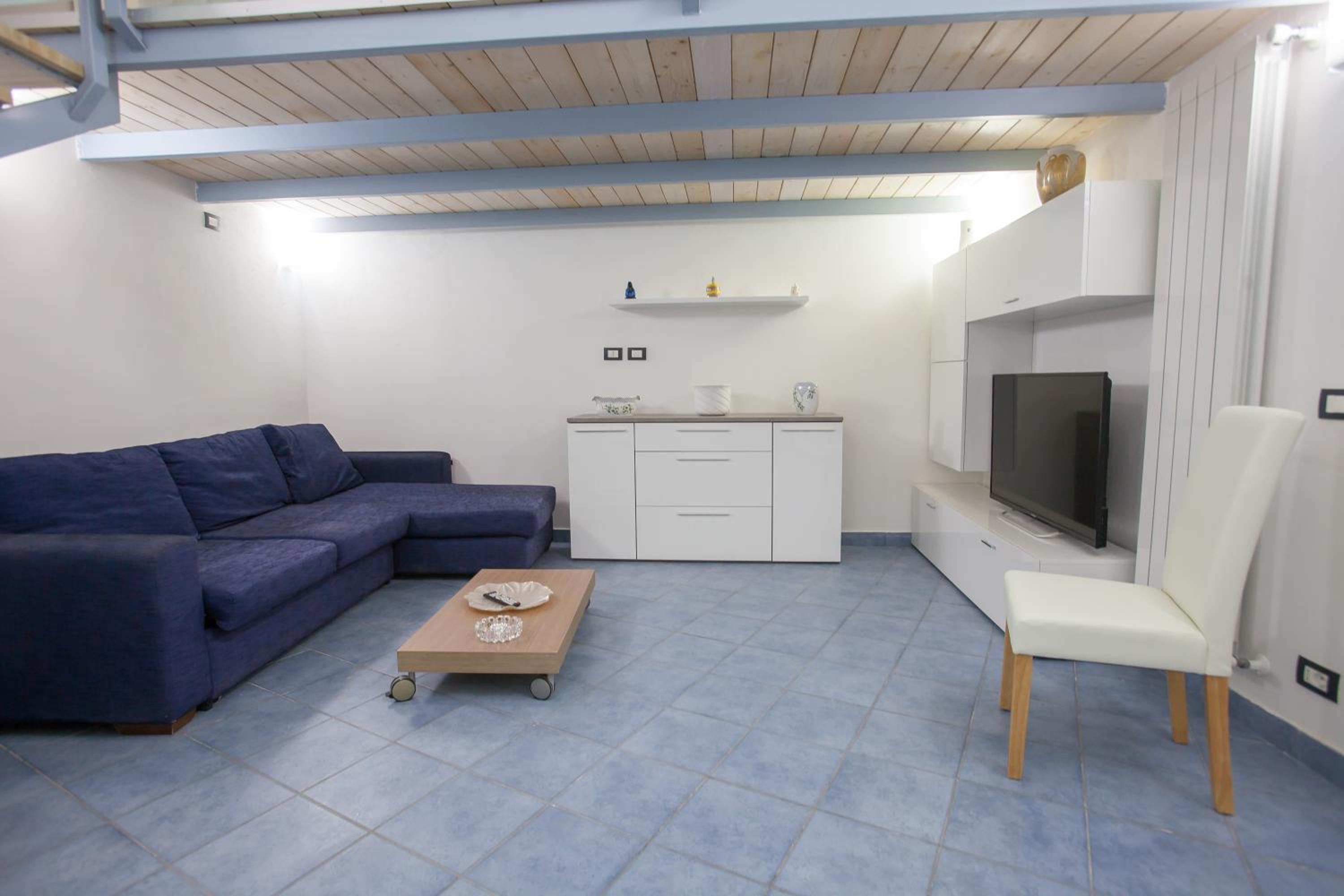 Studio - Split Level - Photo 3