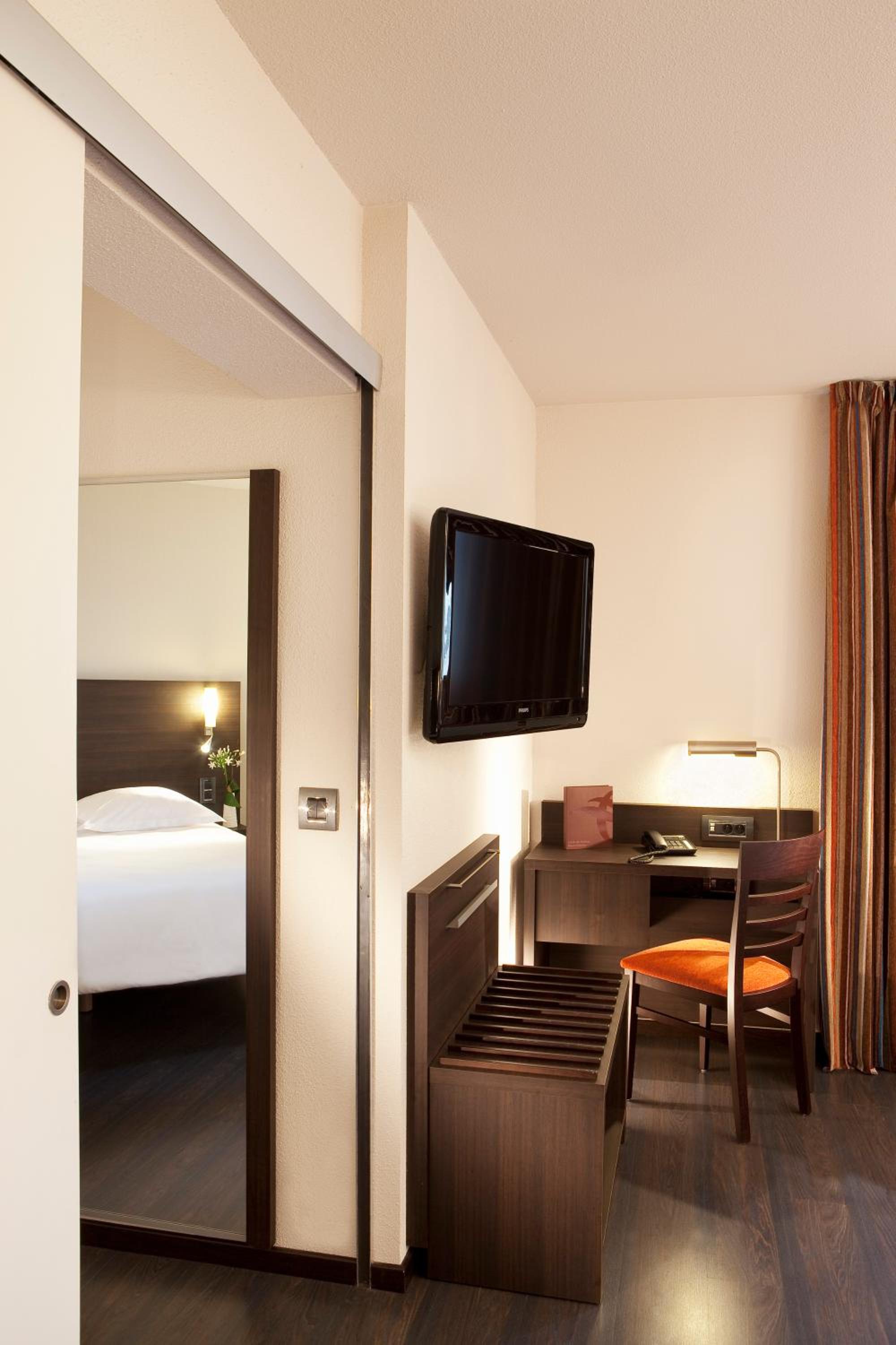 Twin Room - Photo 4