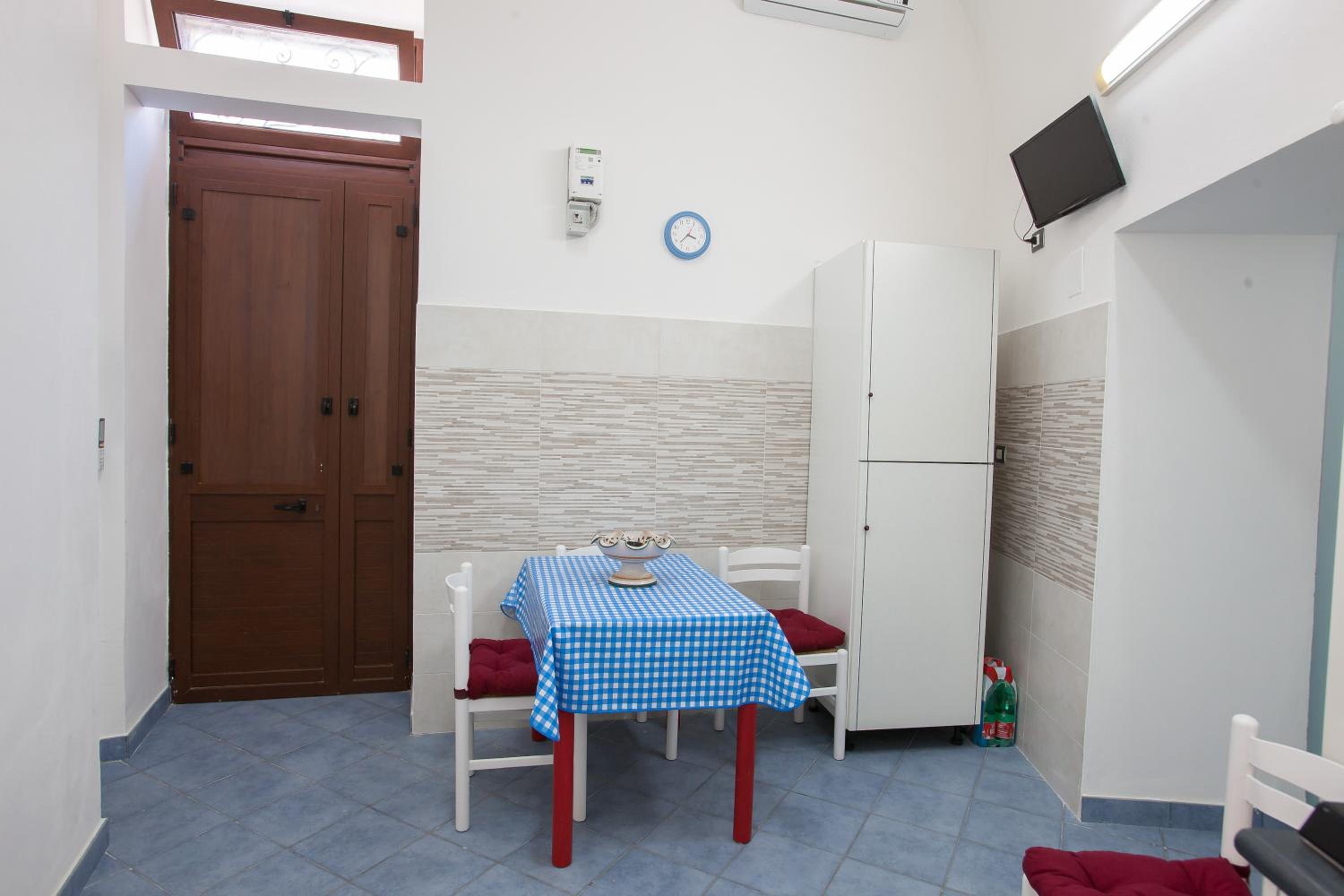 Studio - Split Level - Photo 9