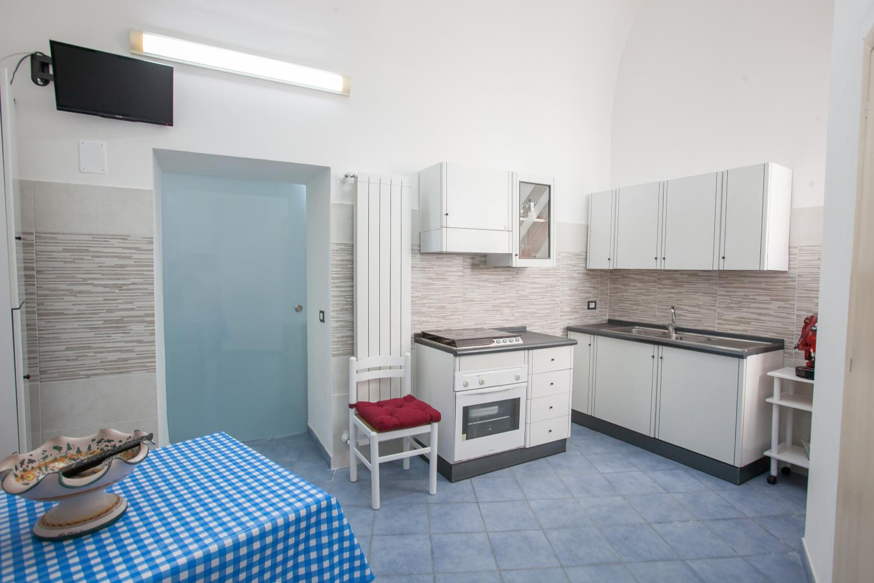 Studio - Split Level - Photo 8