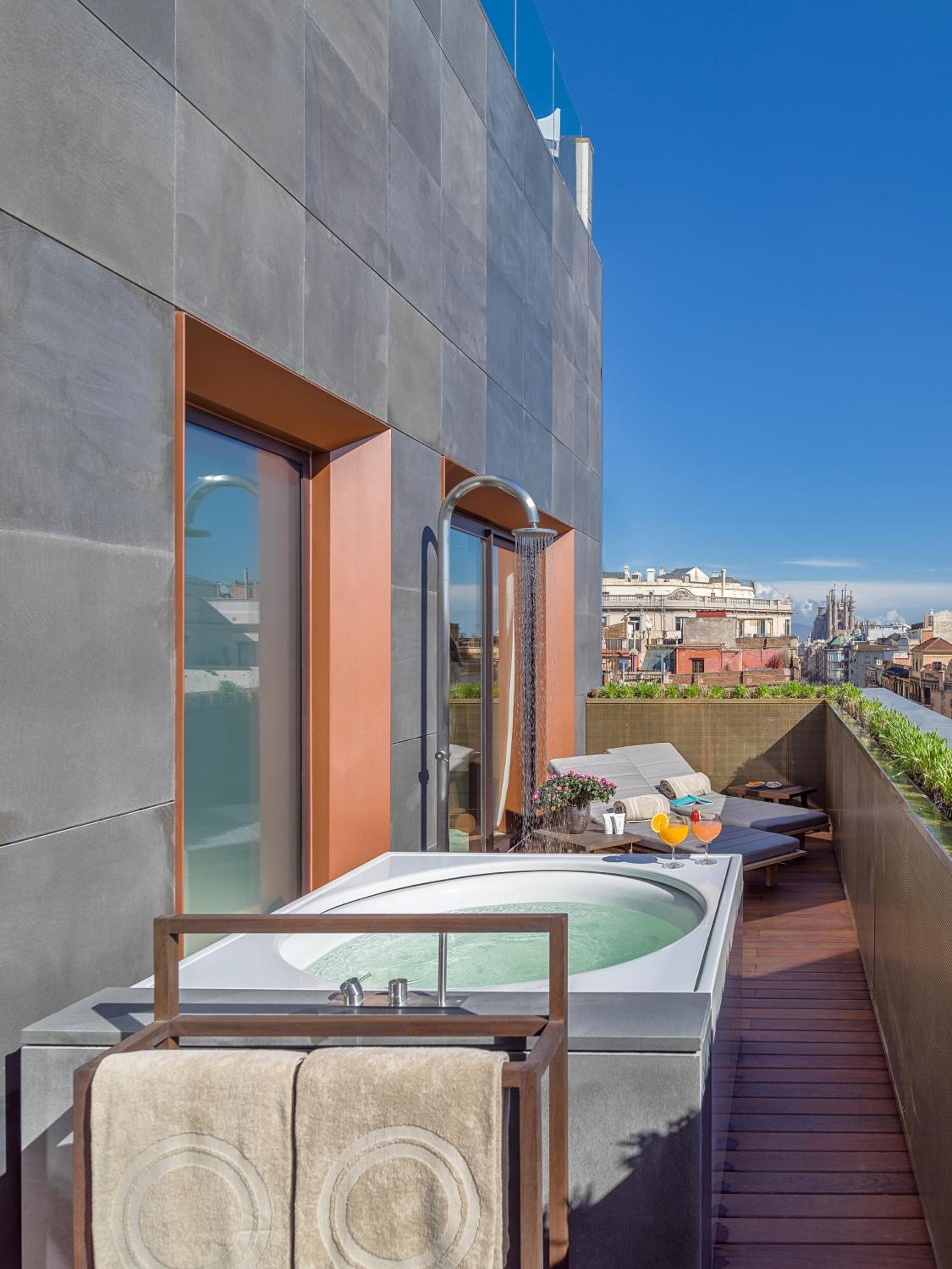 Luxury Suite with City View