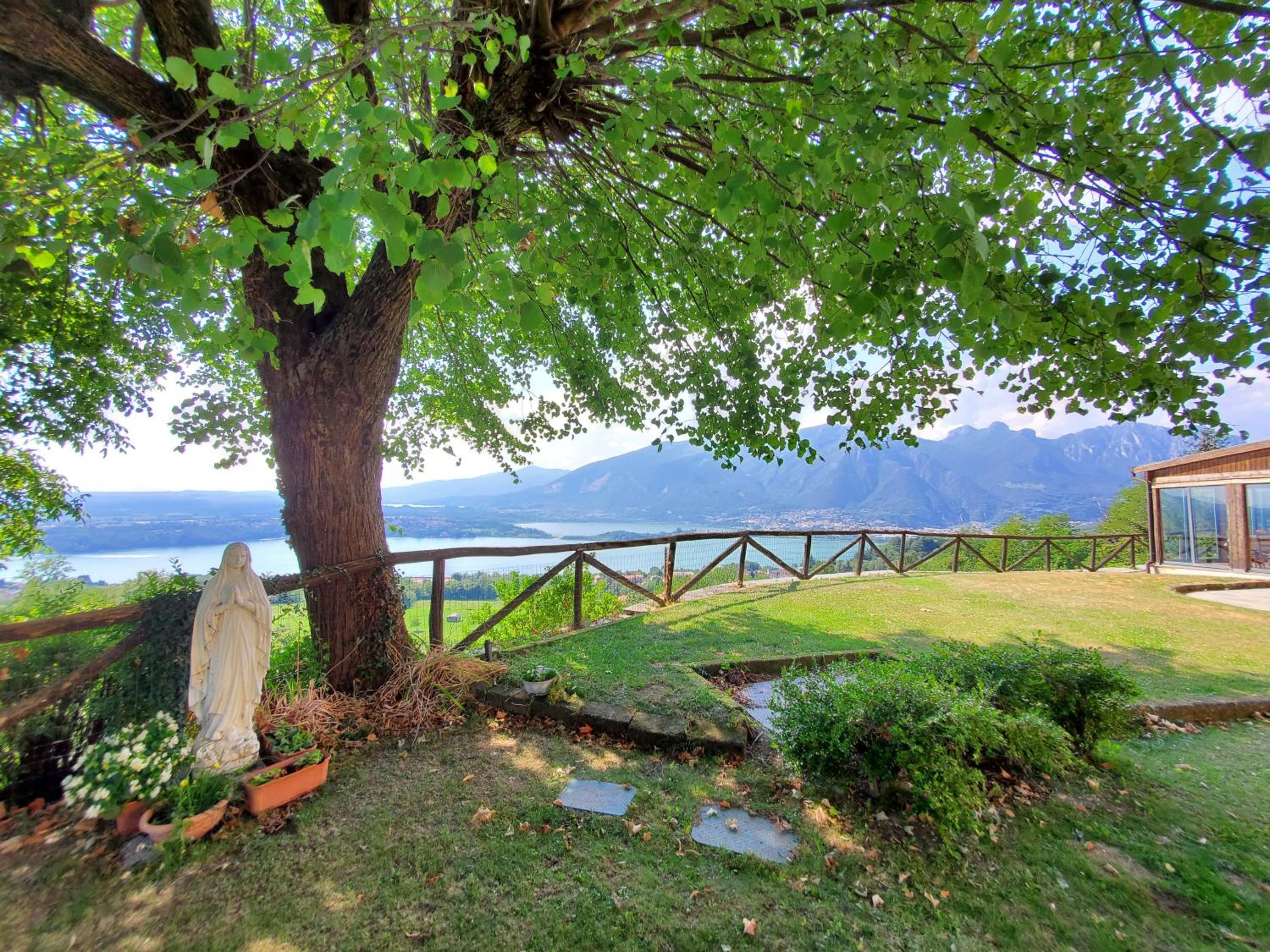 Double Room with Lake View photo 3
