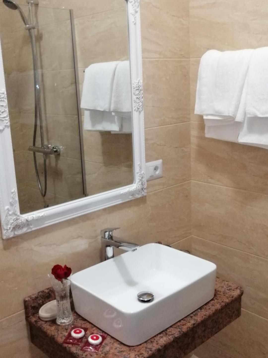Double Room with Balcony photo 2
