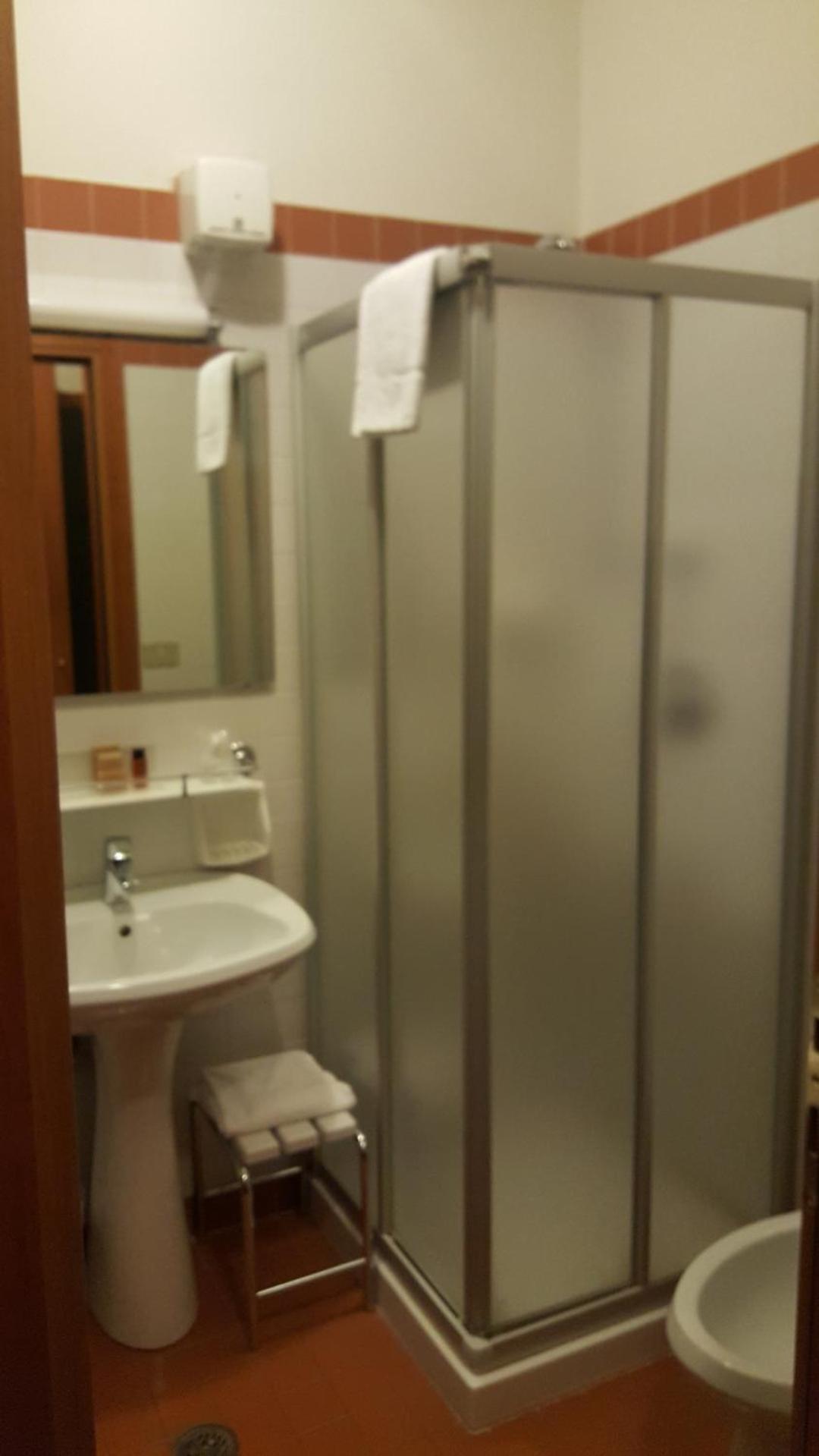 Double Room - Photo 7