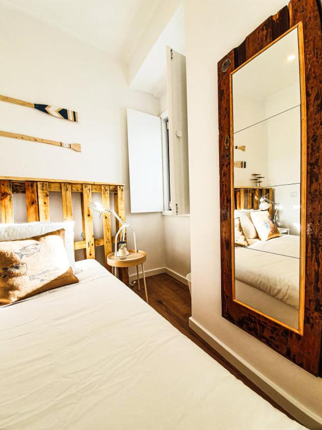 Double Room with Balcony - Photo 9