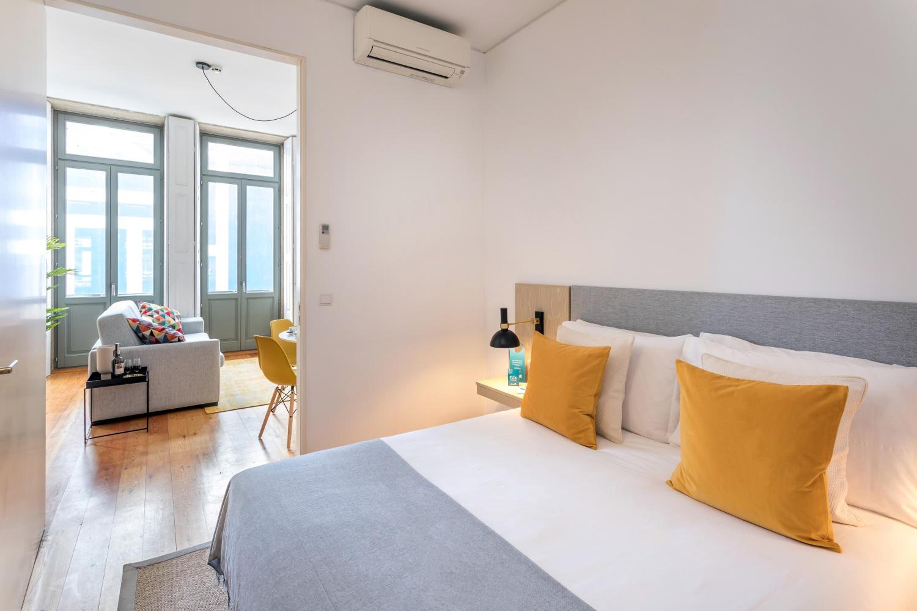 Superior Apartment with City View