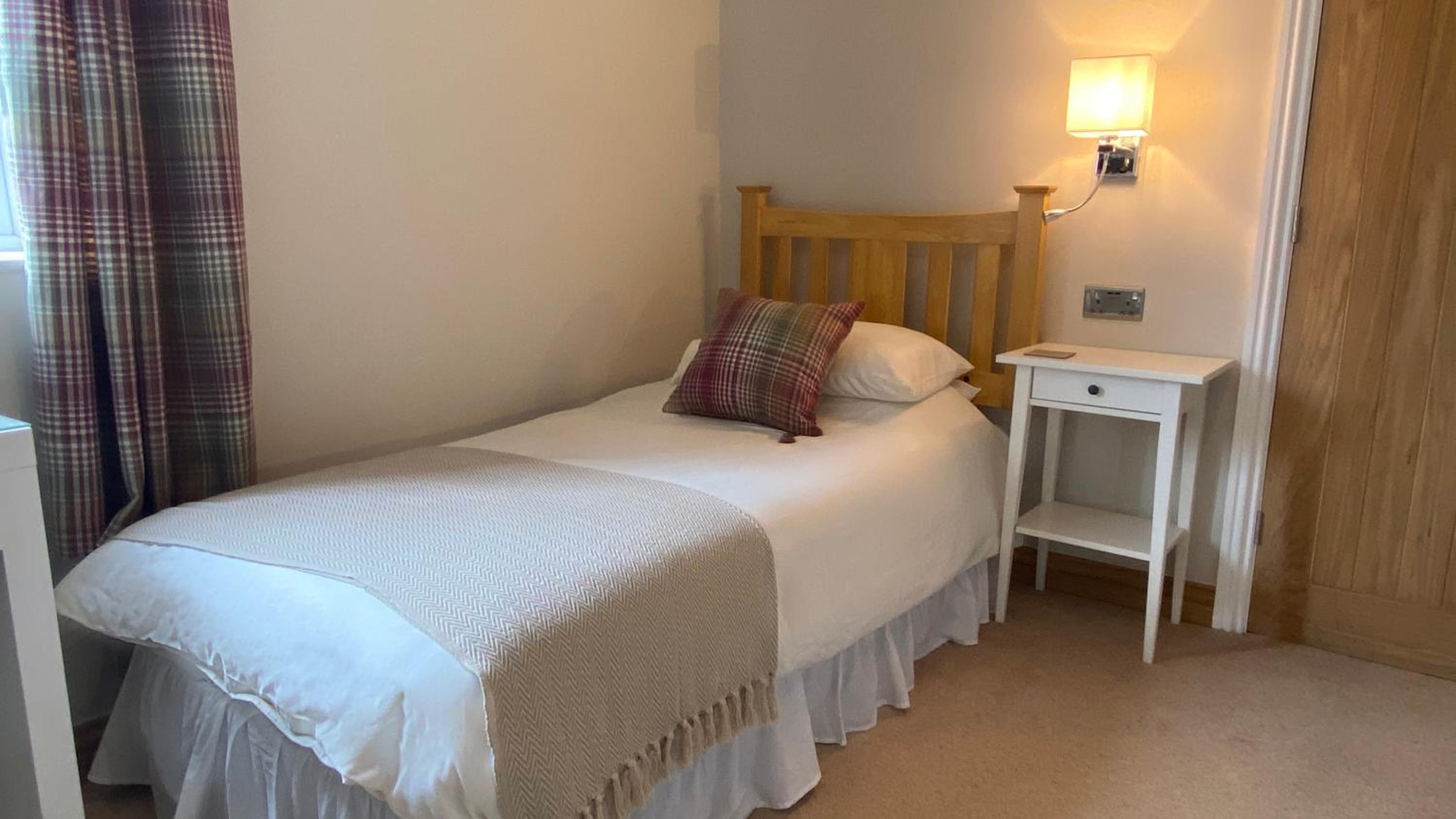 Standard Family Room - Photo 10