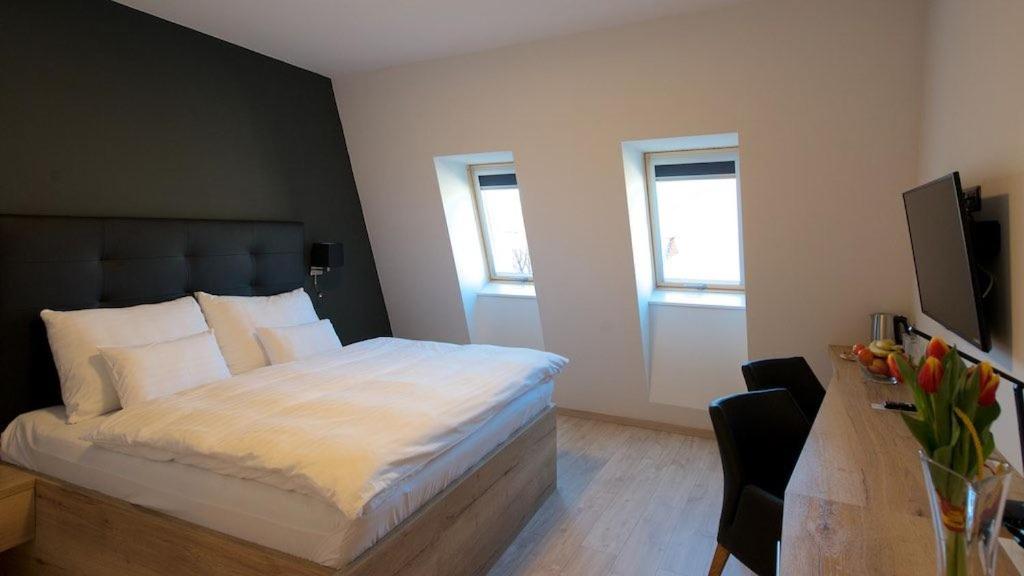 Suite - Photo 2