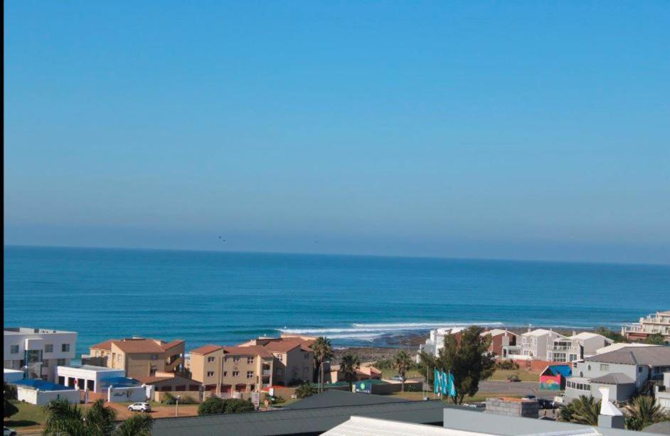 Apartment with Sea View photo 2