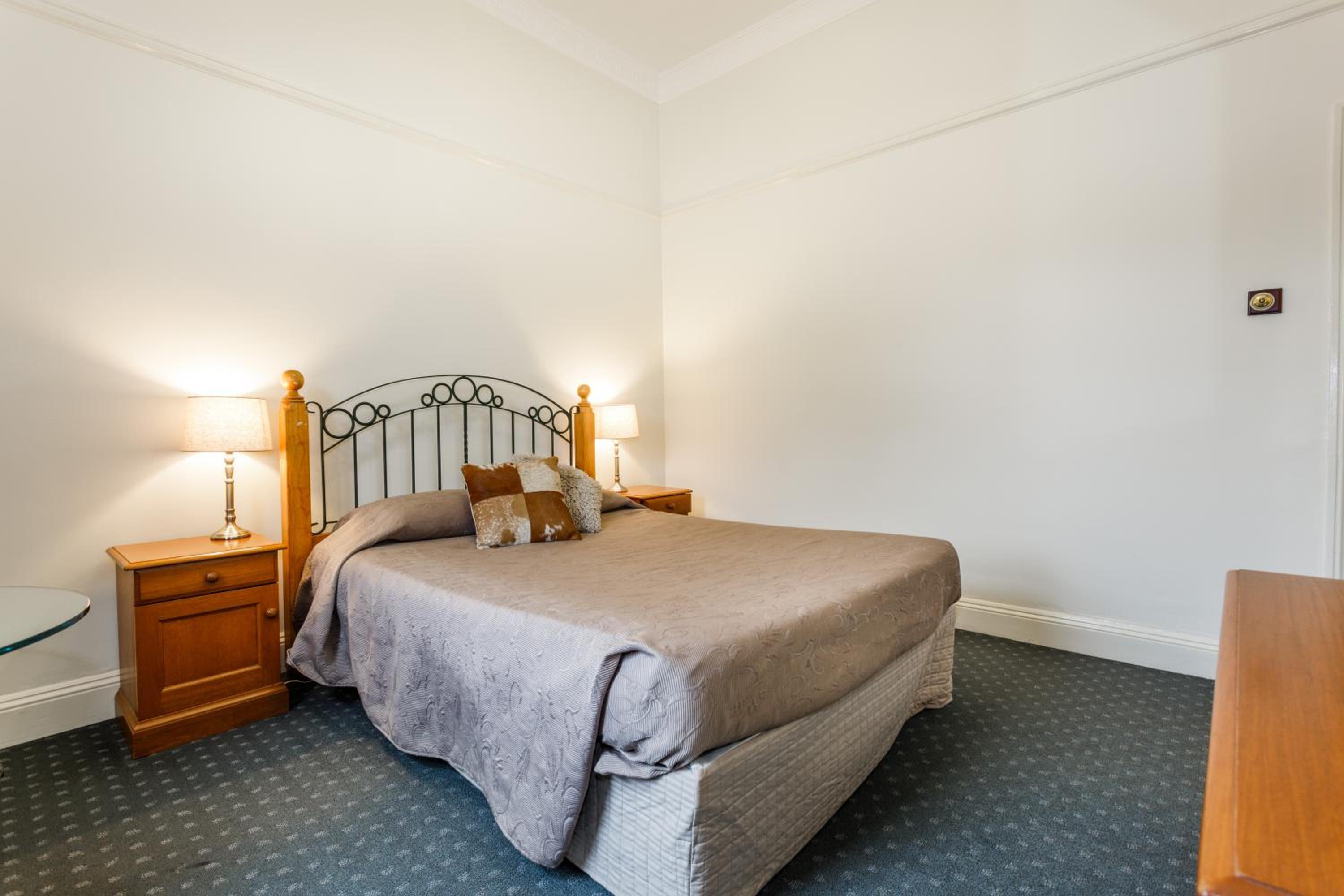 Executive Queen Room with Spa Bath