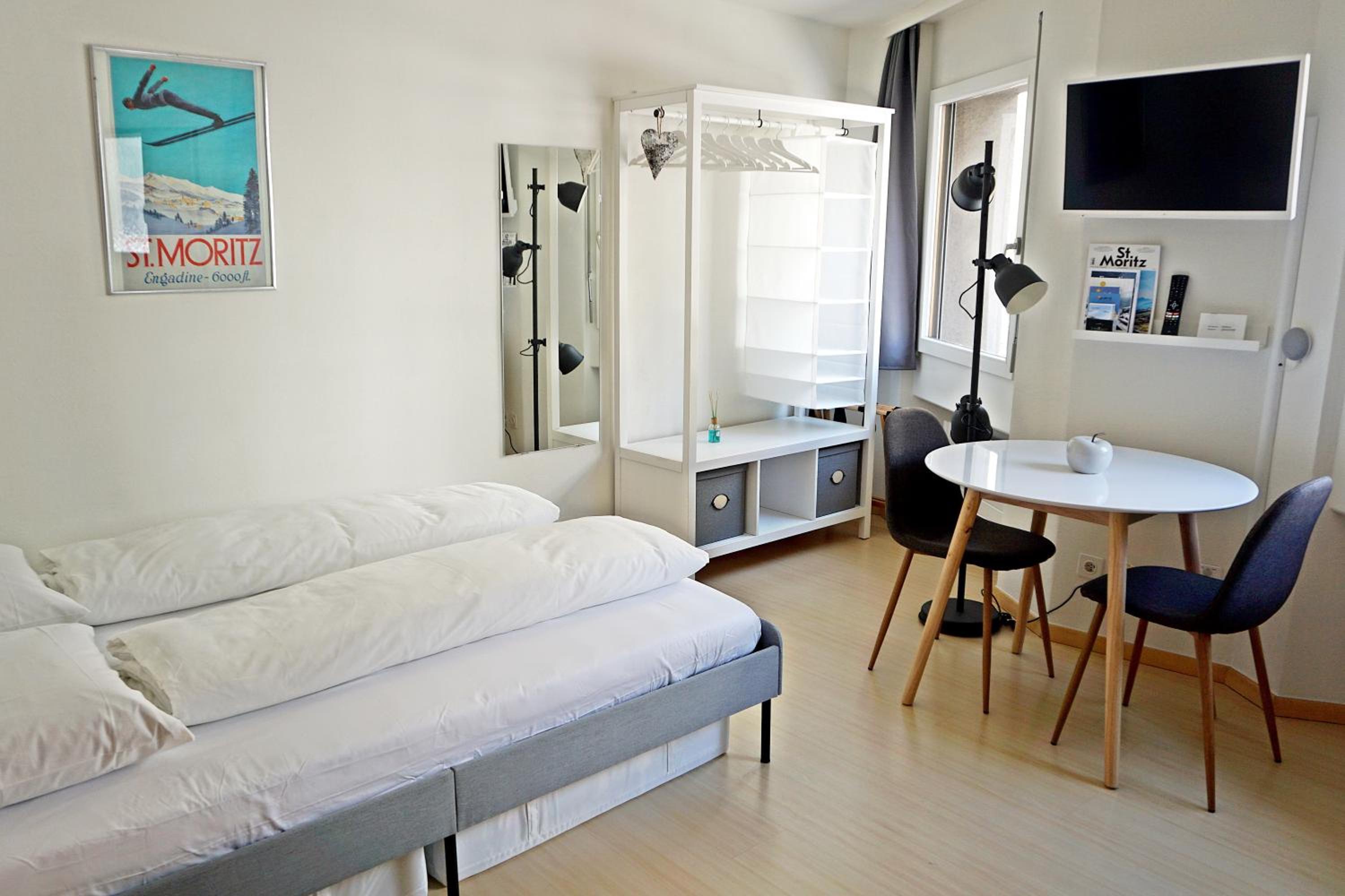 One-Bedroom Apartment photo 1