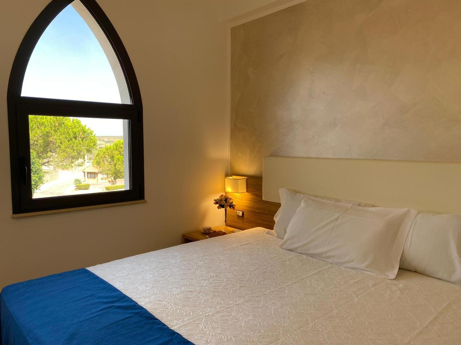 Quadruple Room with Private Bathroom - Photo 8