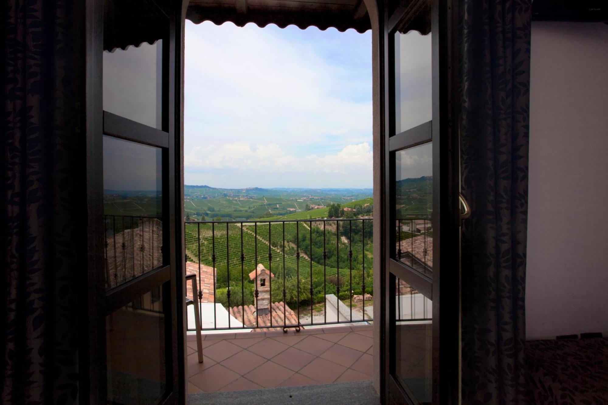 Superior Double or Twin Room with Balcony photo 2
