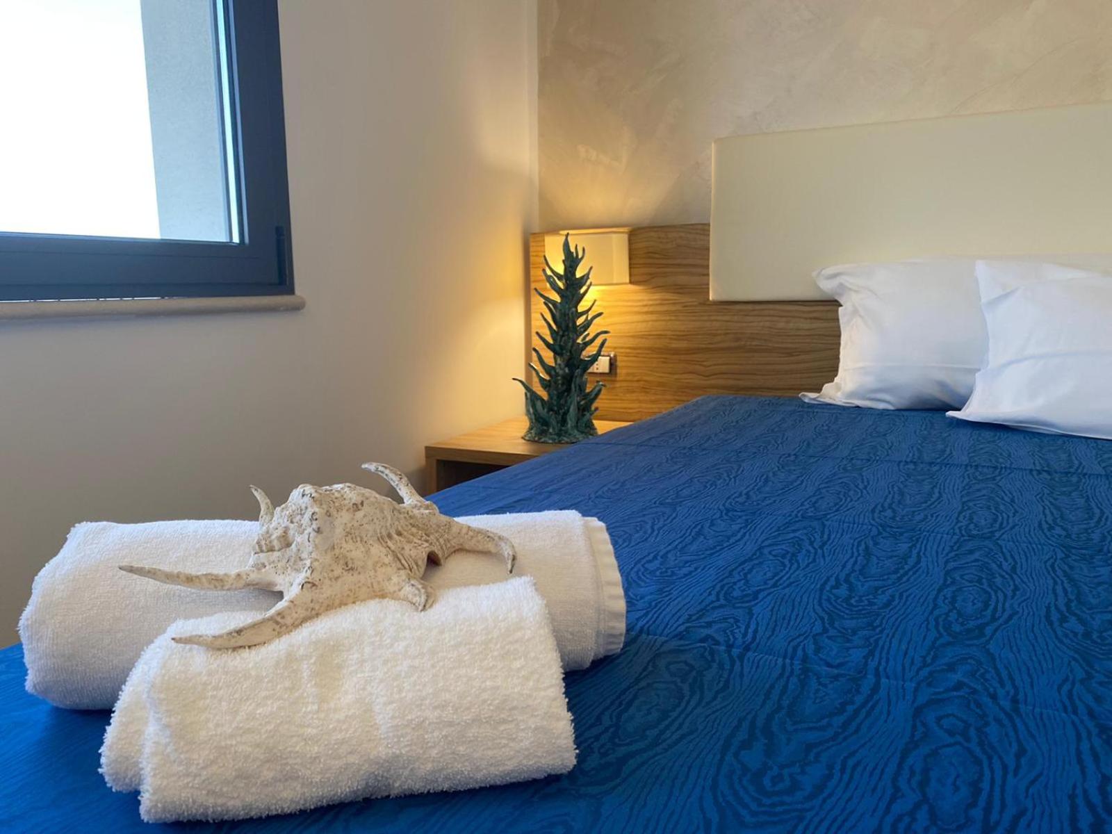 Double or Twin Room with Private Bathroom - Photo 3