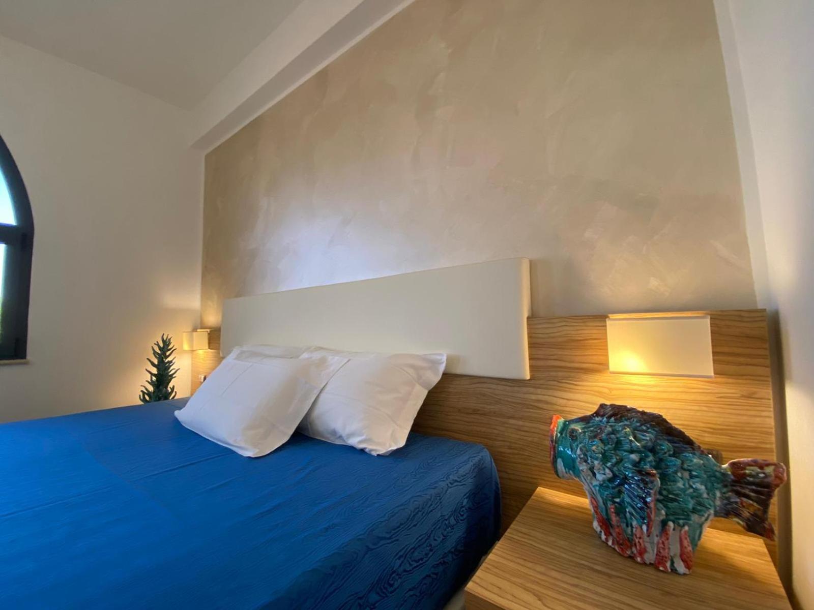 Double or Twin Room with Private Bathroom - Photo 9