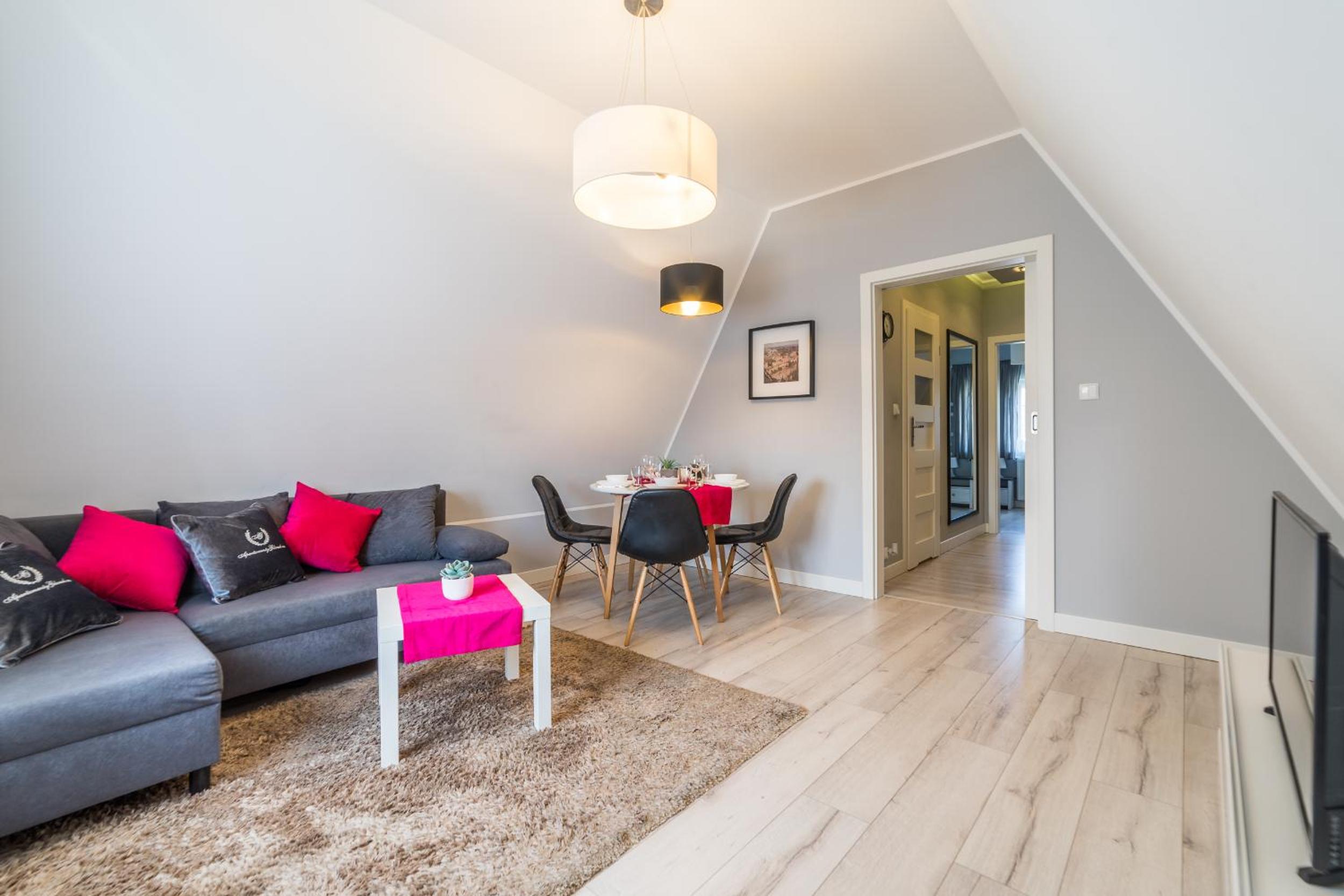 One-Bedroom Apartment - Photo 1