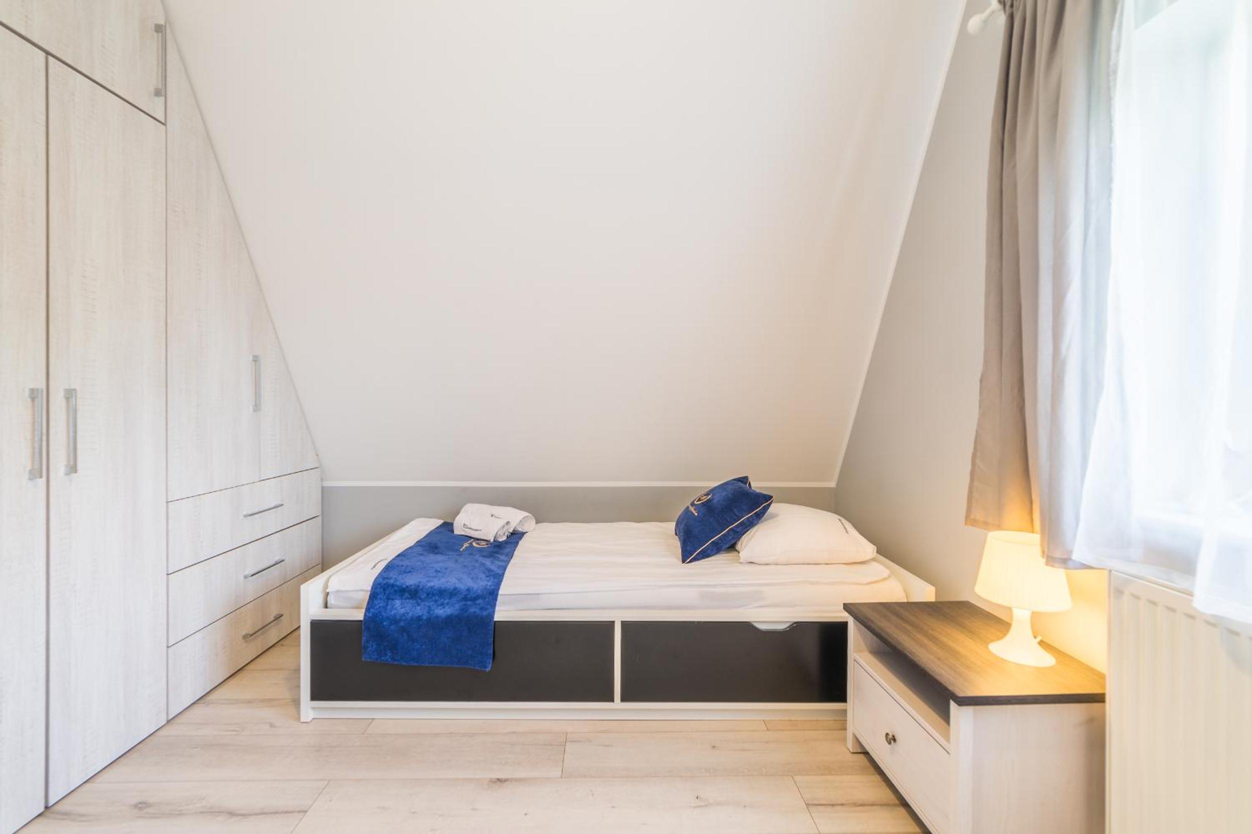One-Bedroom Apartment - Photo 8