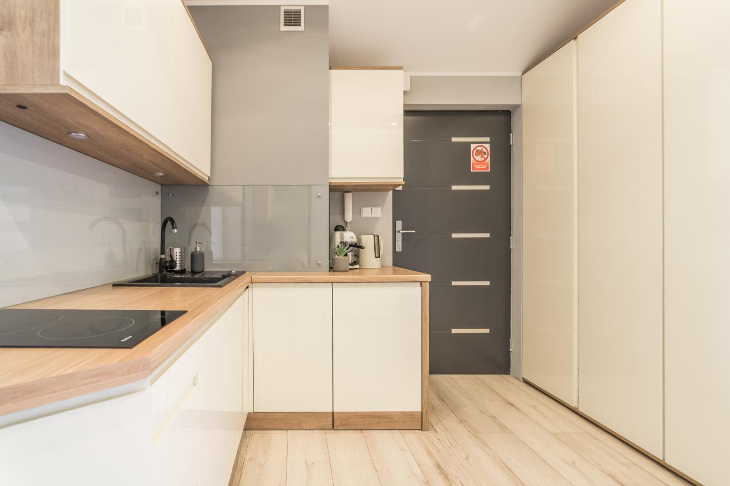 One-Bedroom Apartment - Photo 11