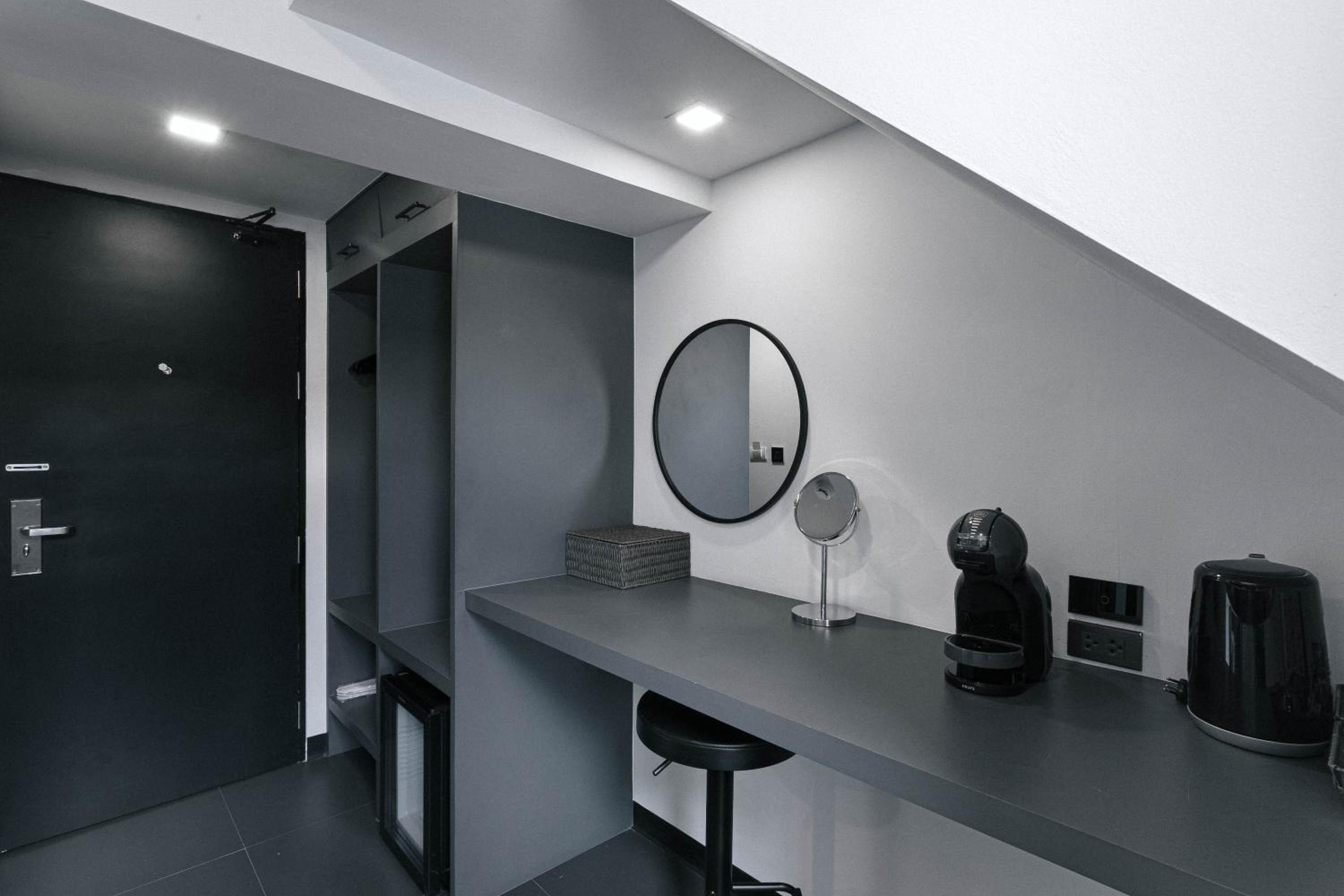 Duplex Suite - Photo 14