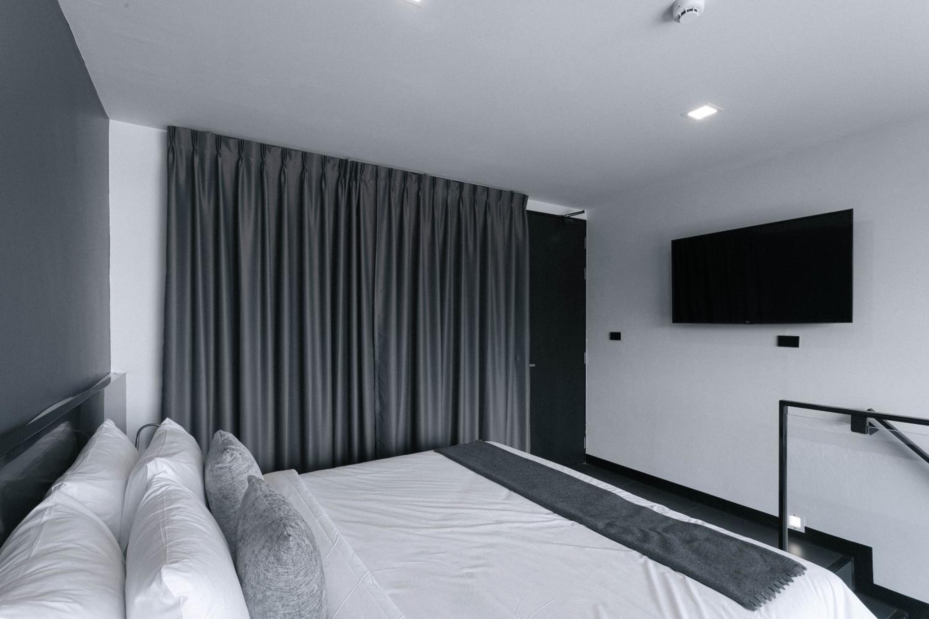 Duplex Suite - Photo 7