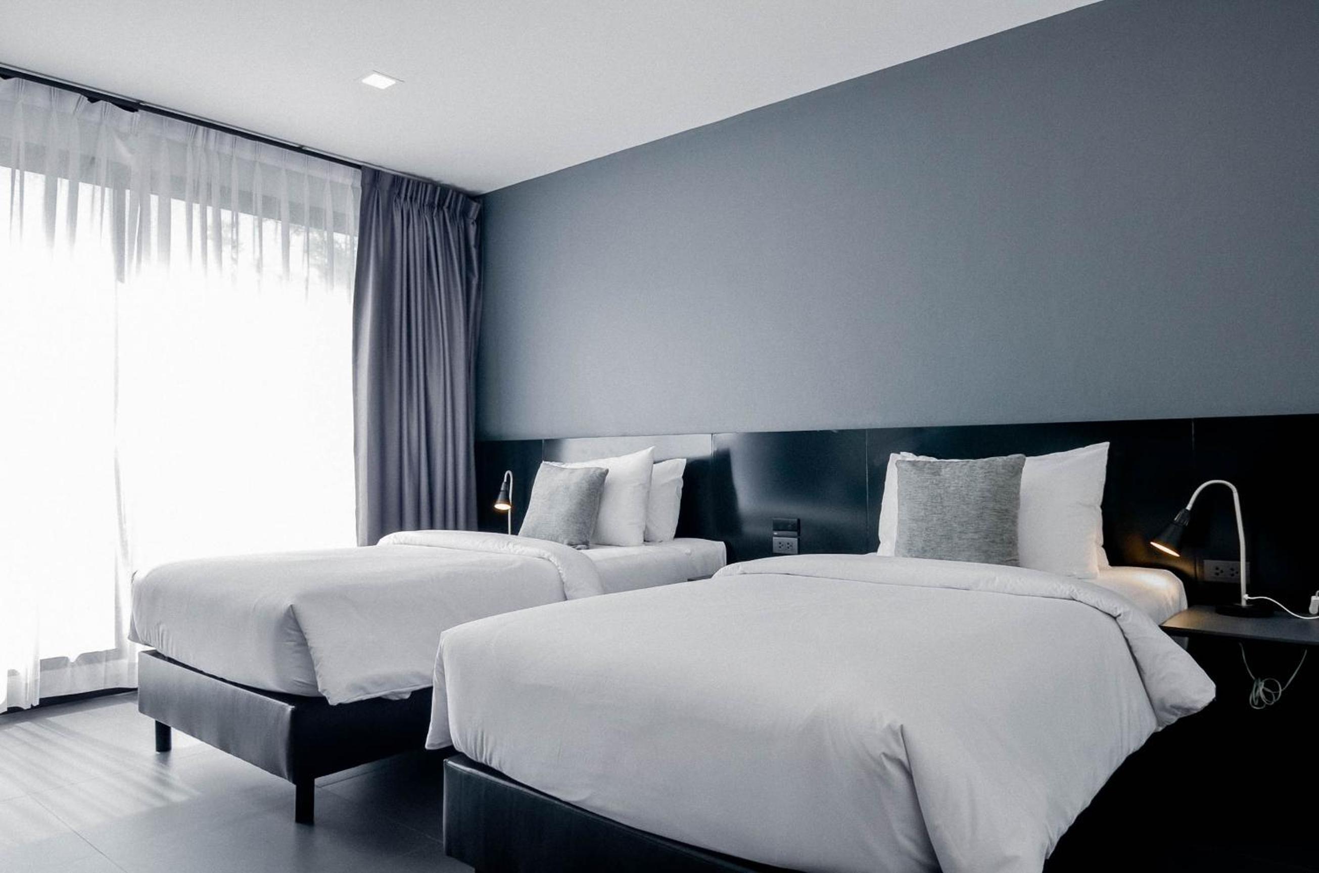 Standard Twin Room - Photo 10