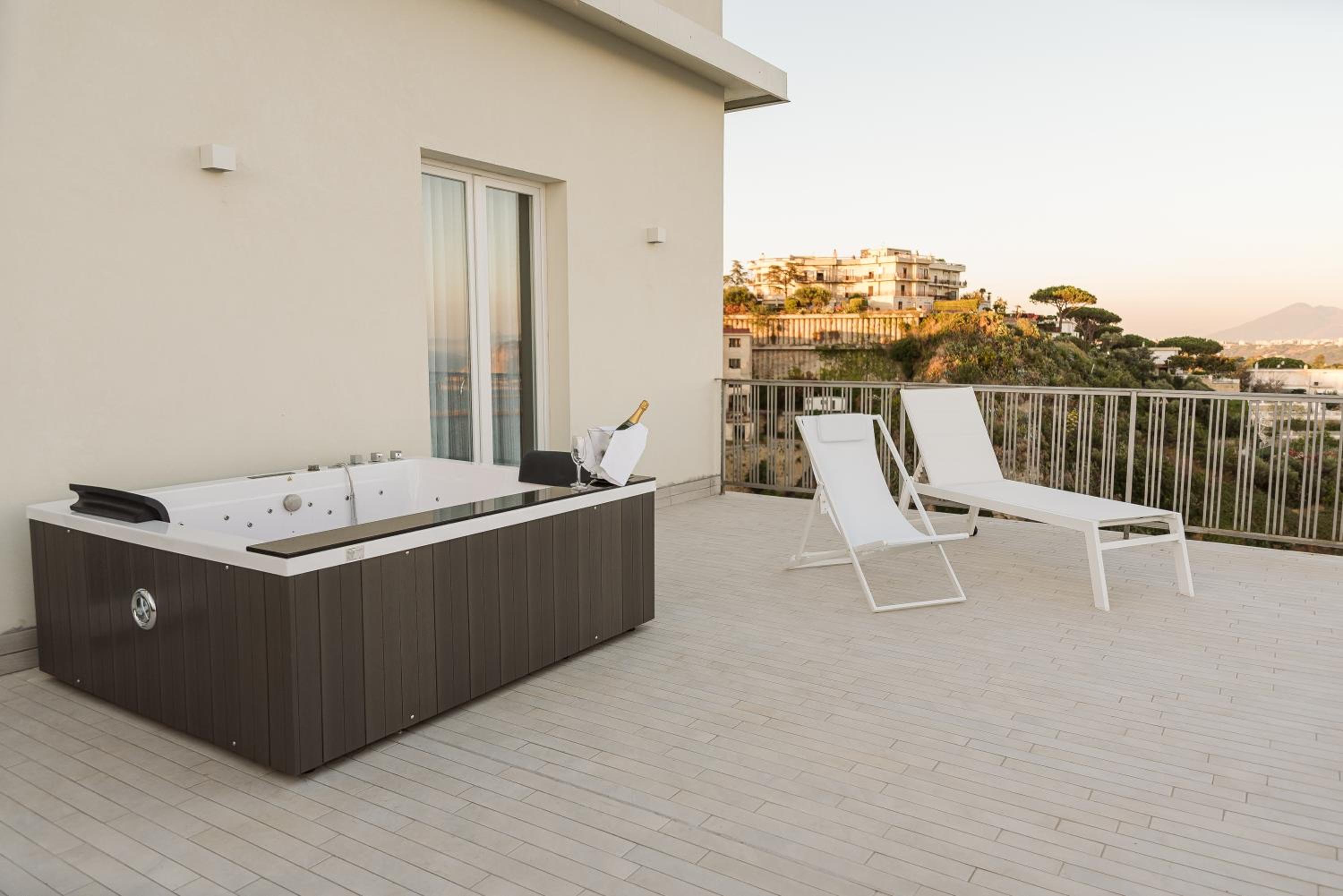 Junior Suite with Terrace - Photo 13