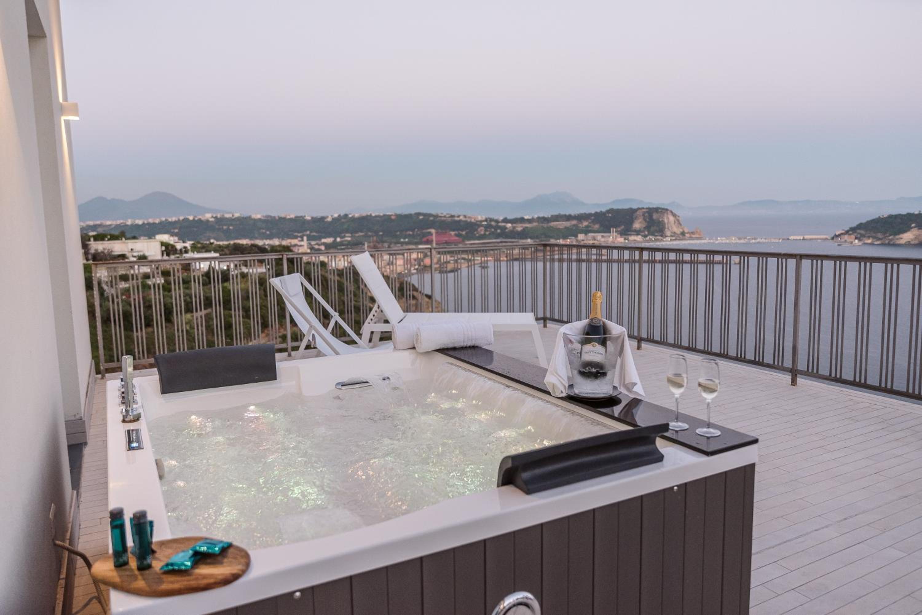 Junior Suite with Terrace - Photo 12