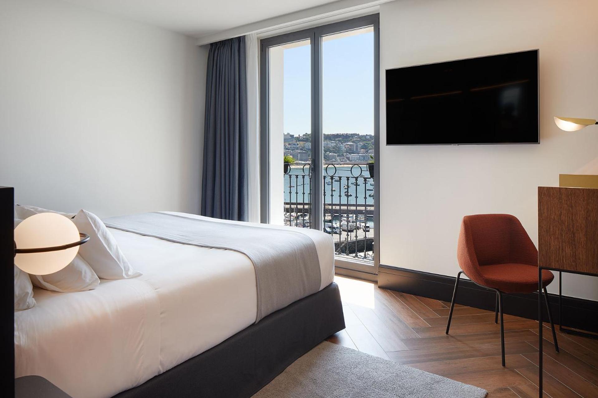 Deluxe double room with sea view