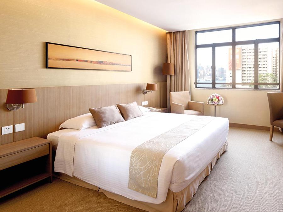 Standard Queen or Twin Room photo 2