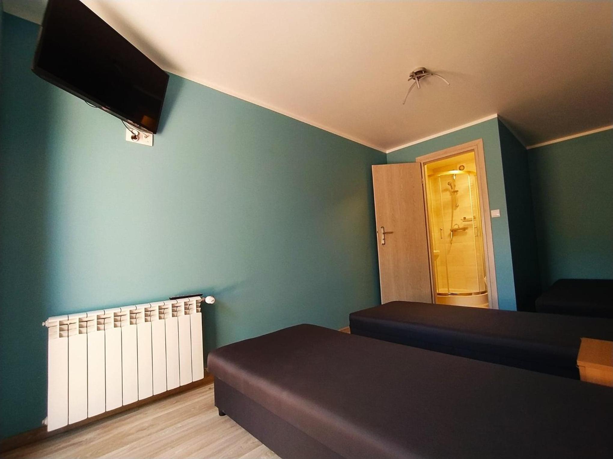 Triple Room with Shower - Photo 10