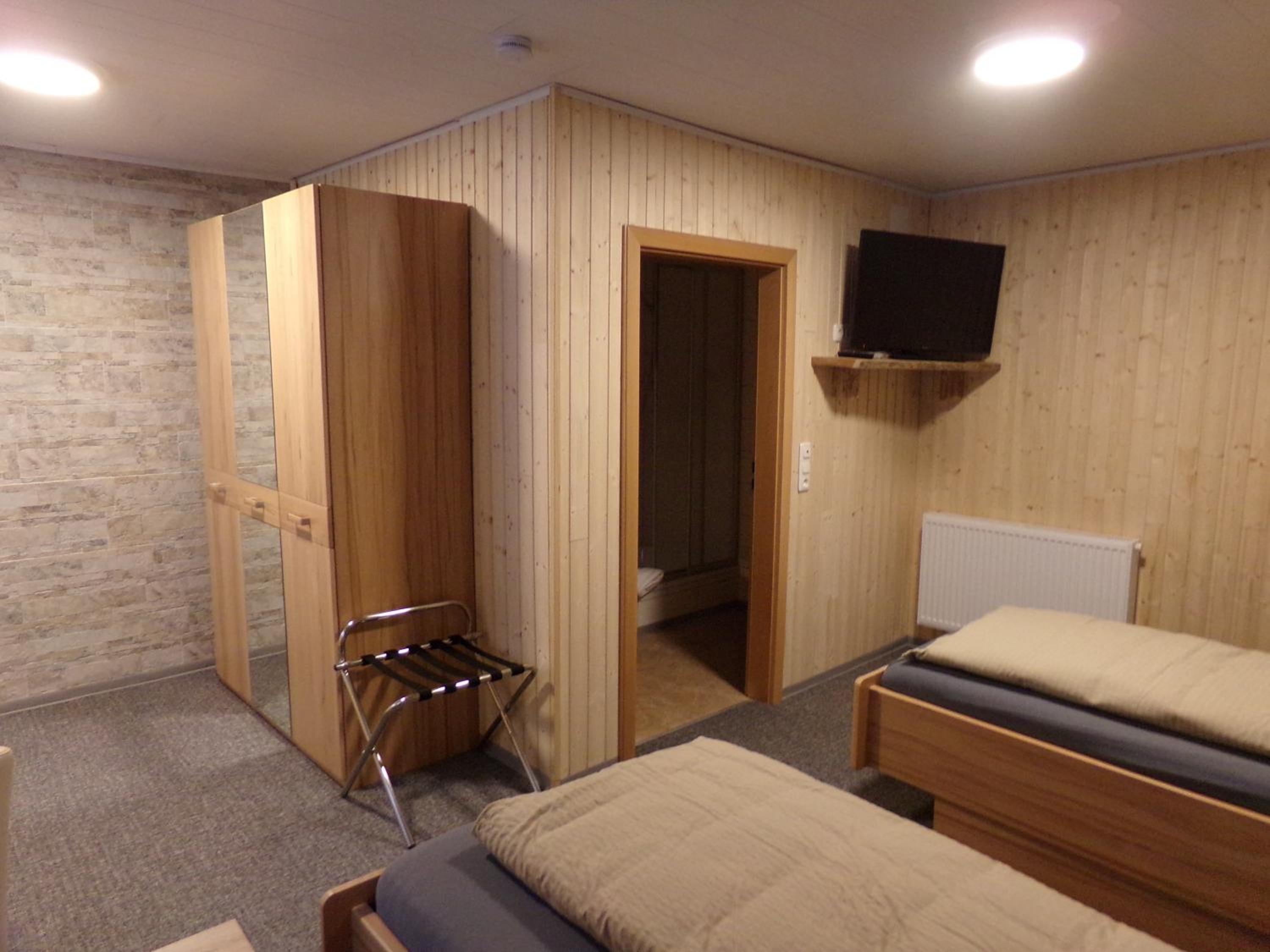 Twin Room - Photo 2