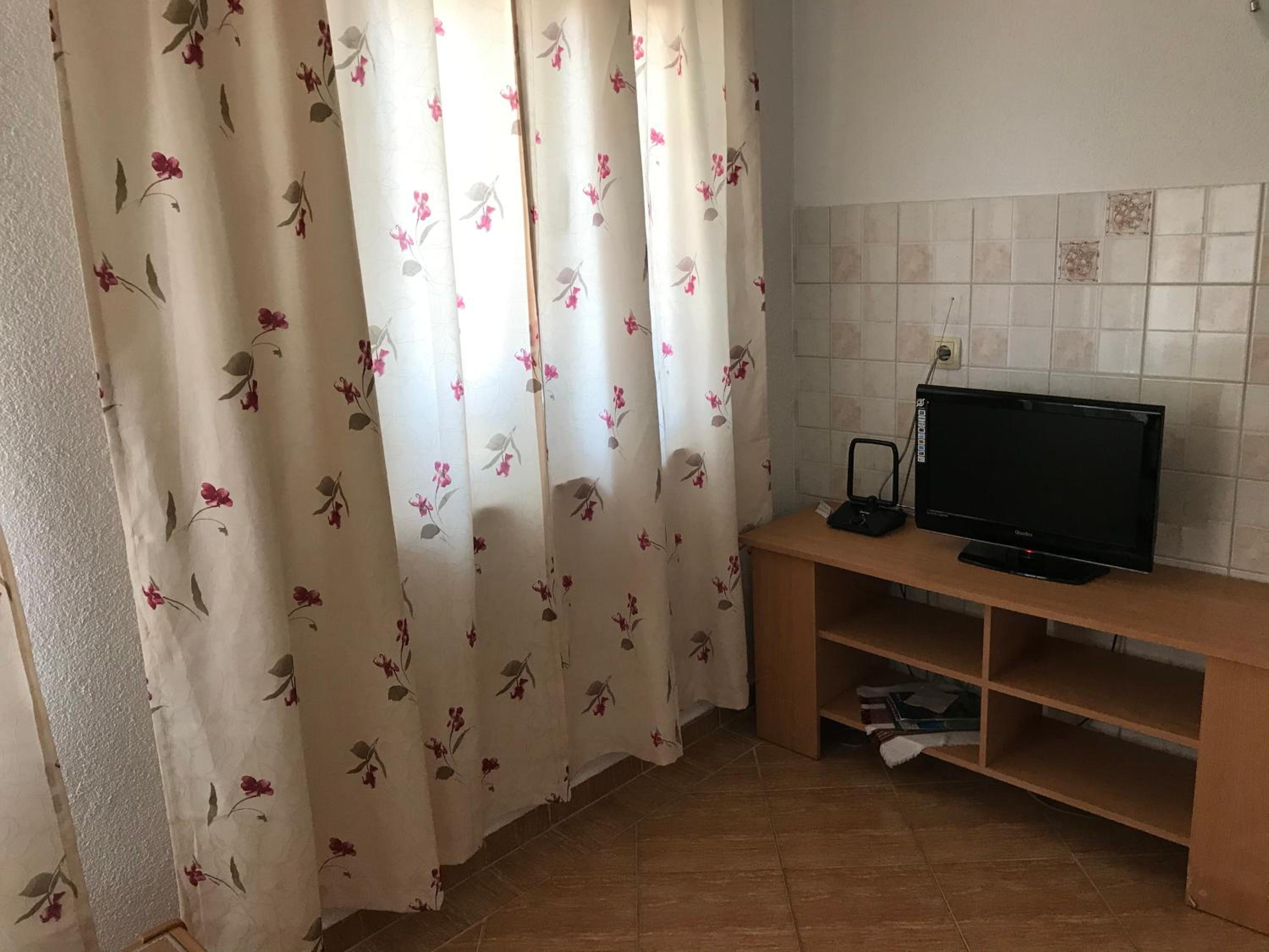 Apartment with Garden View - Photo 35